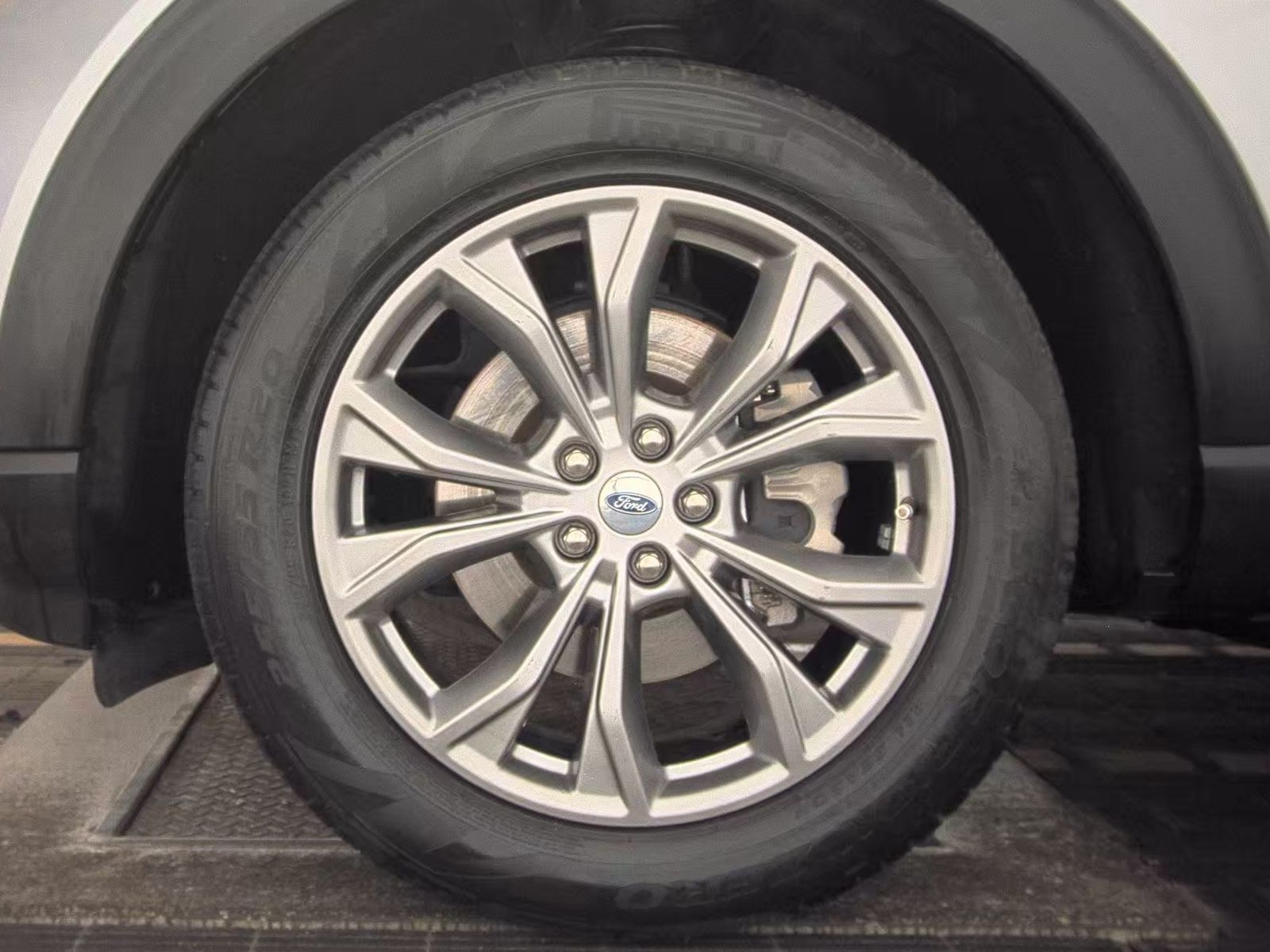 FORD EXPLORER - 10