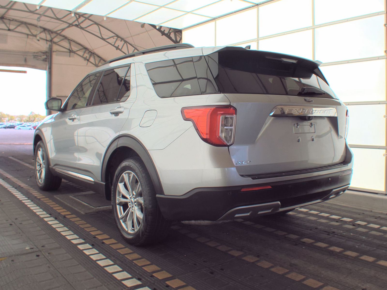 FORD EXPLORER - 9