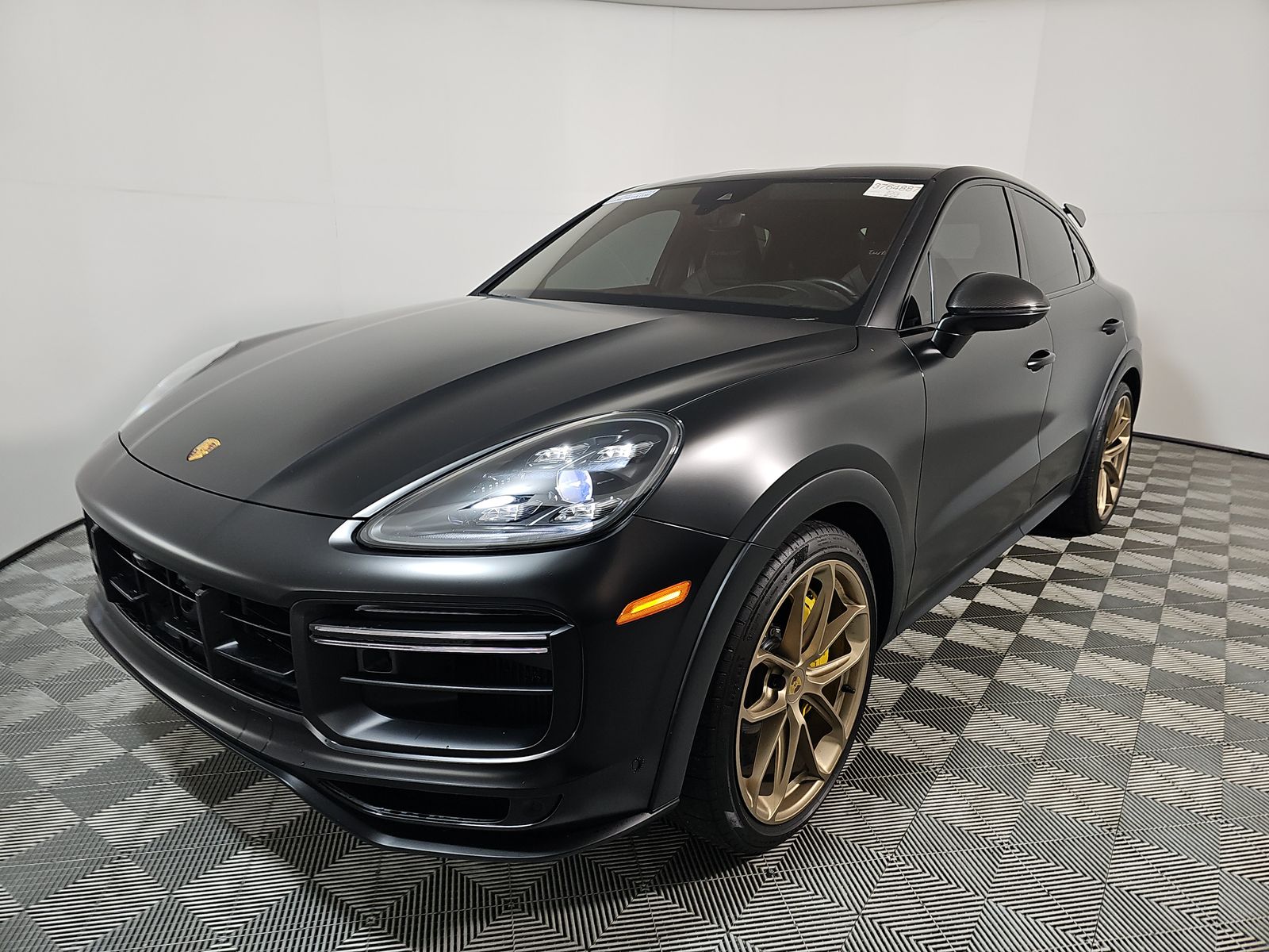 PORSCHE CAYENNE - 1