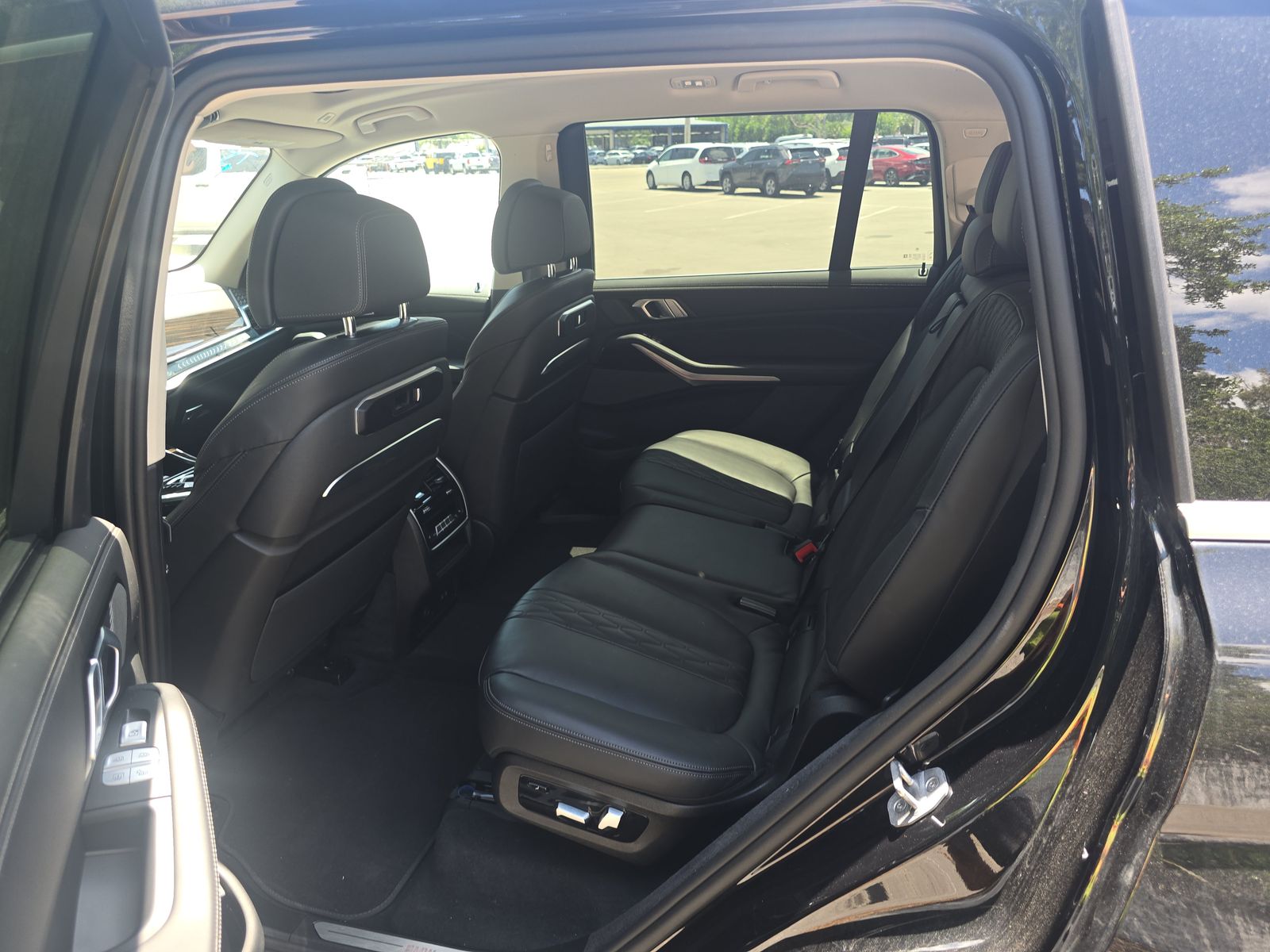 2025 BMW X7 xDrive40i AWD