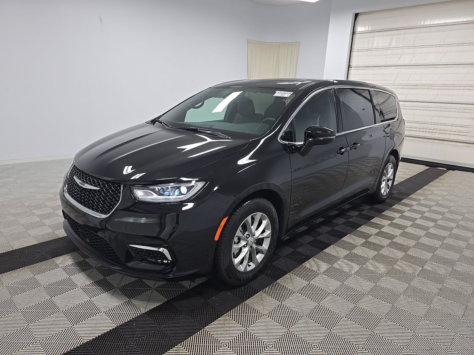 2026 Chrysler Pacifica's photo