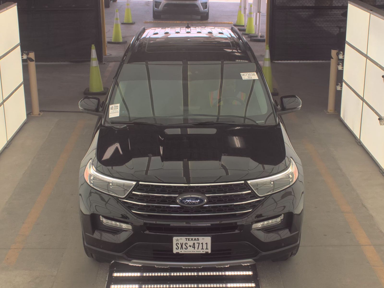 FORD EXPLORER - 3