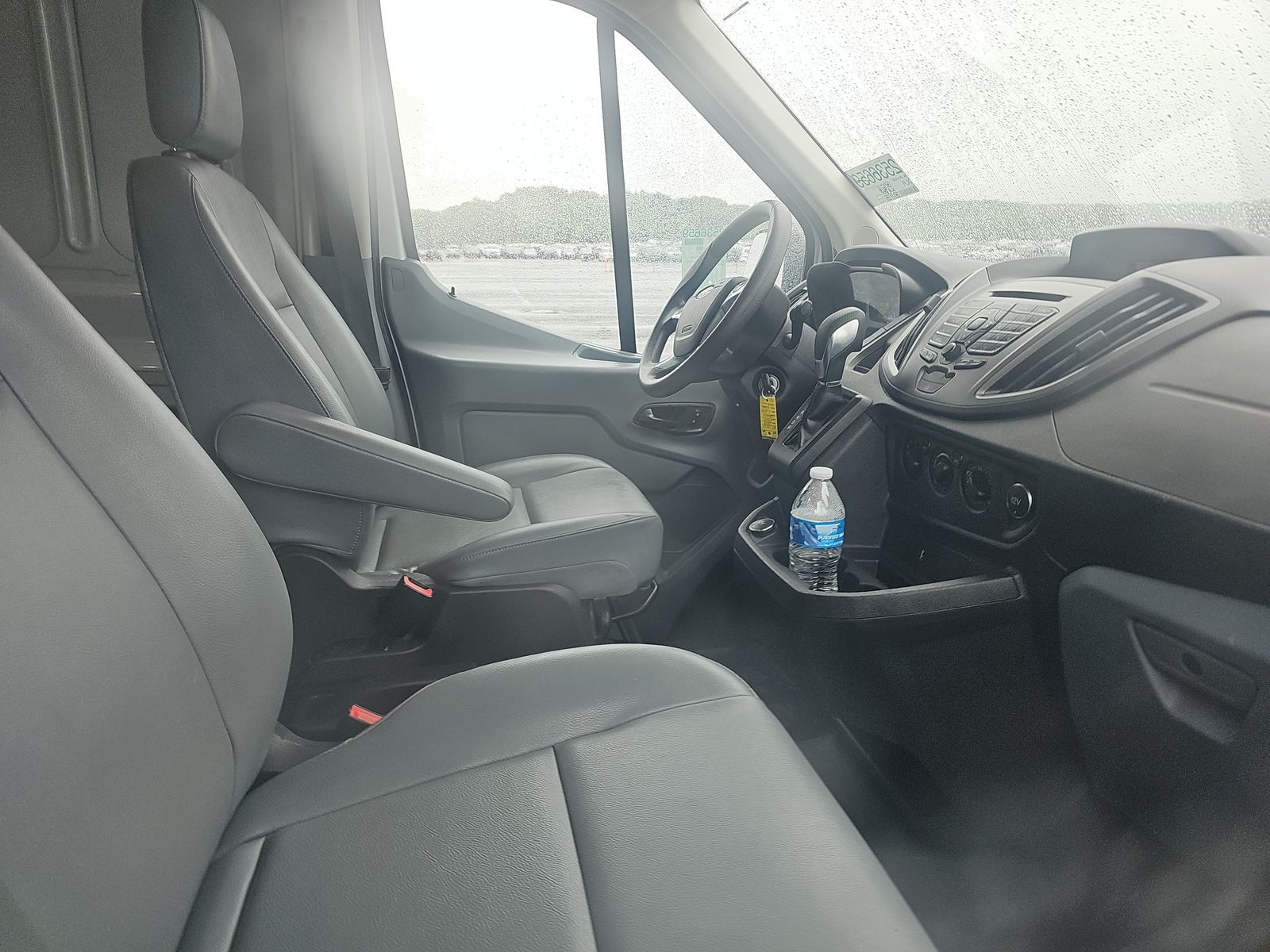 FORD TRANSIT 150 - 9