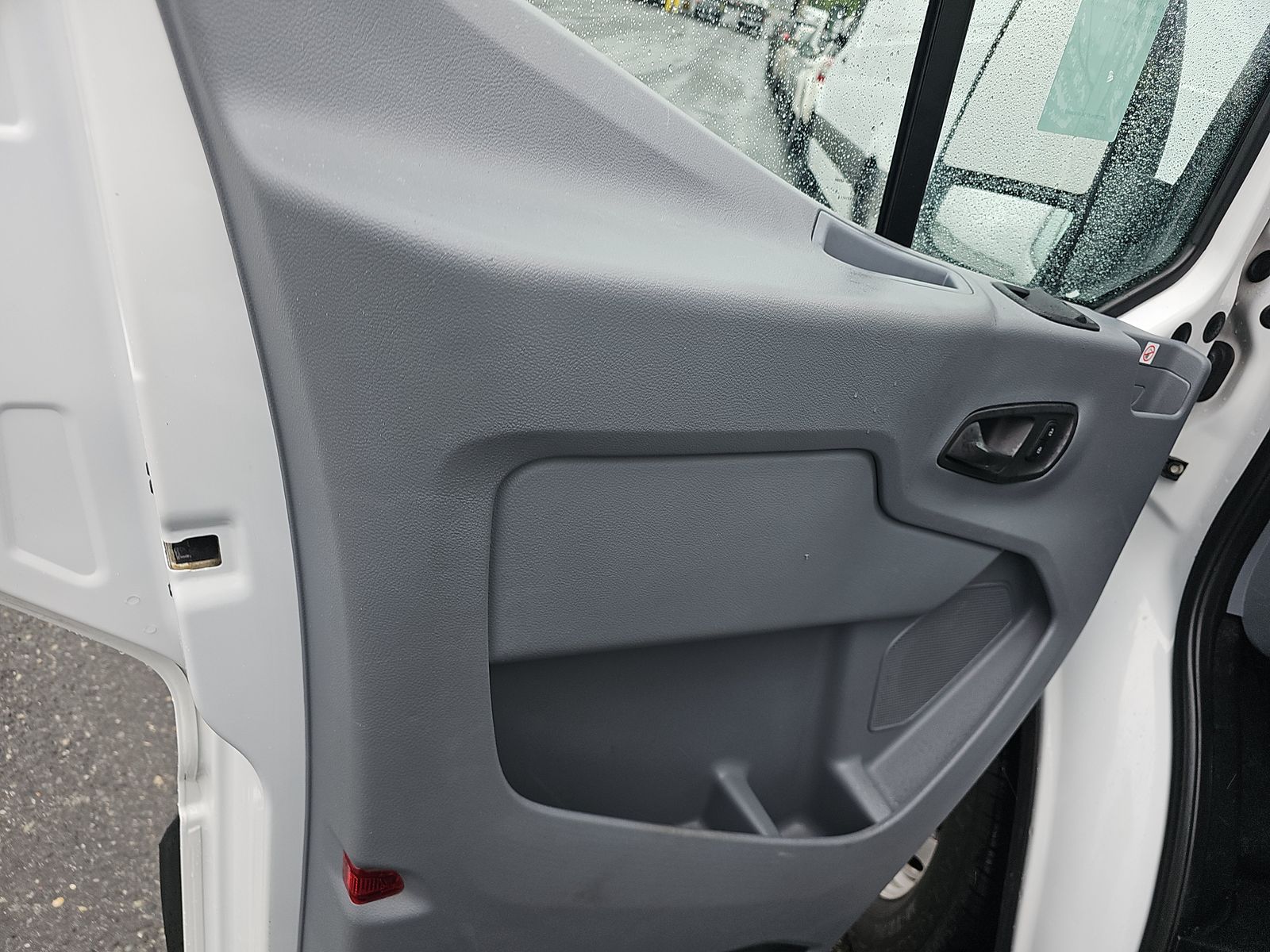 FORD TRANSIT 150 - 10