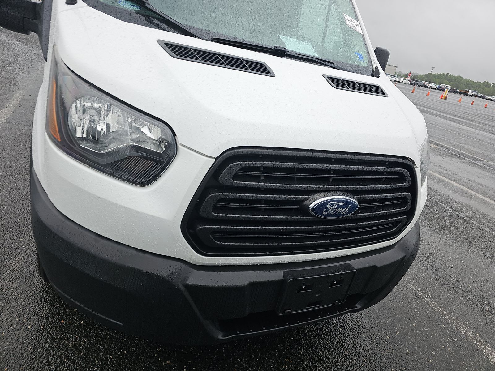 FORD TRANSIT 150 - 3