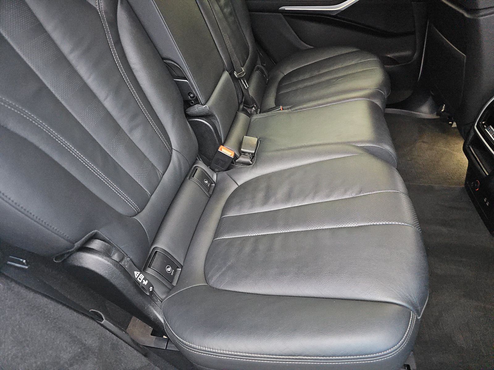 2022 BMW X7 xDrive40i AWD