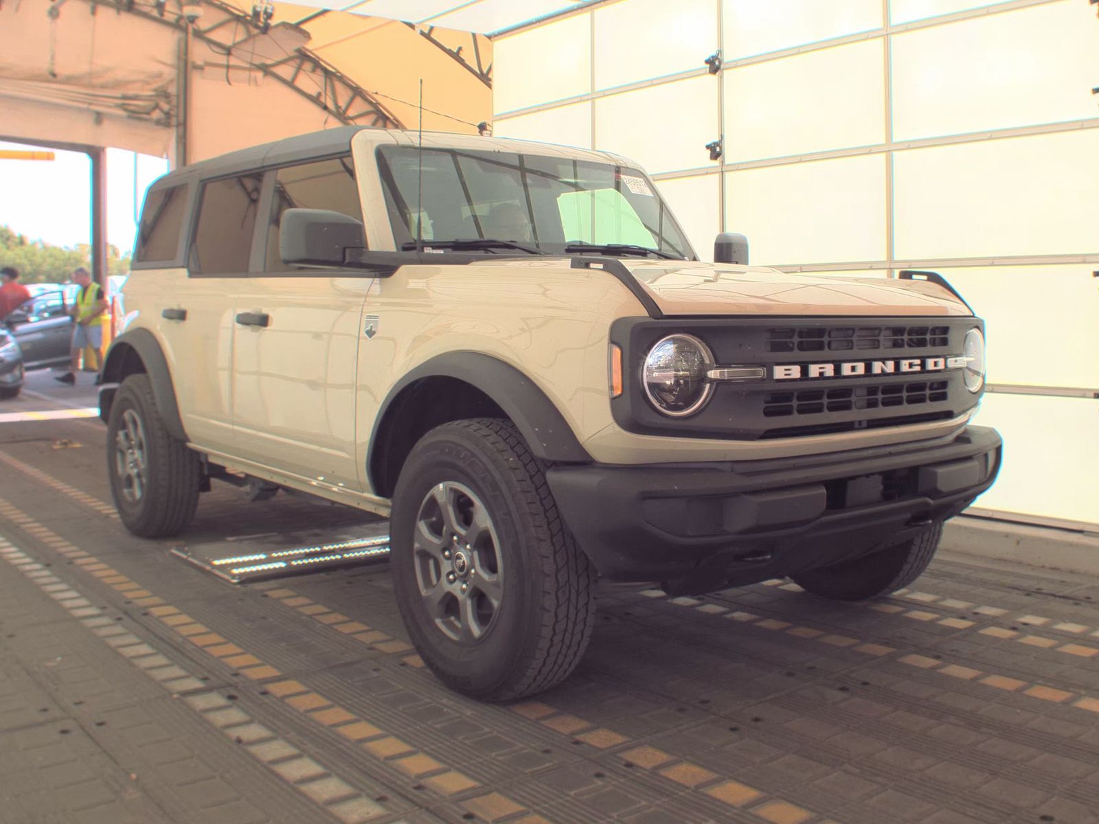 FORD BRONCO - 5