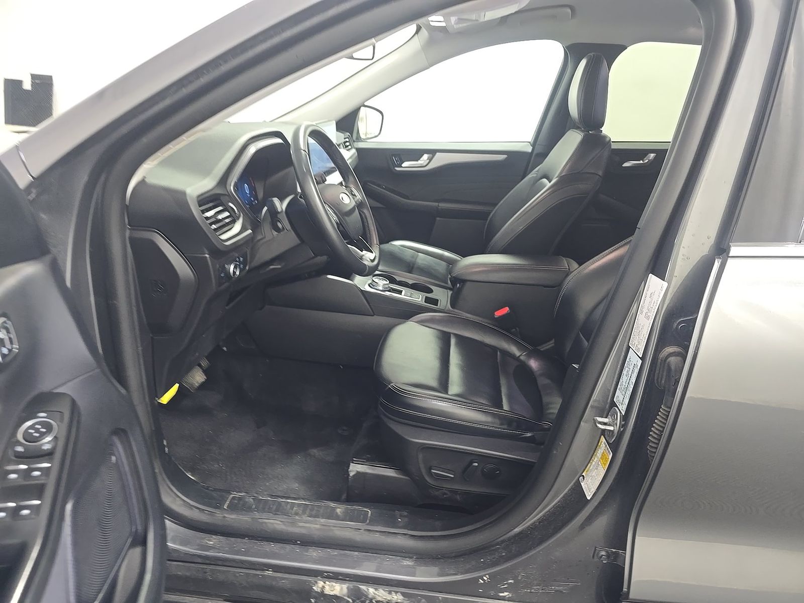 FORD ESCAPE - 8