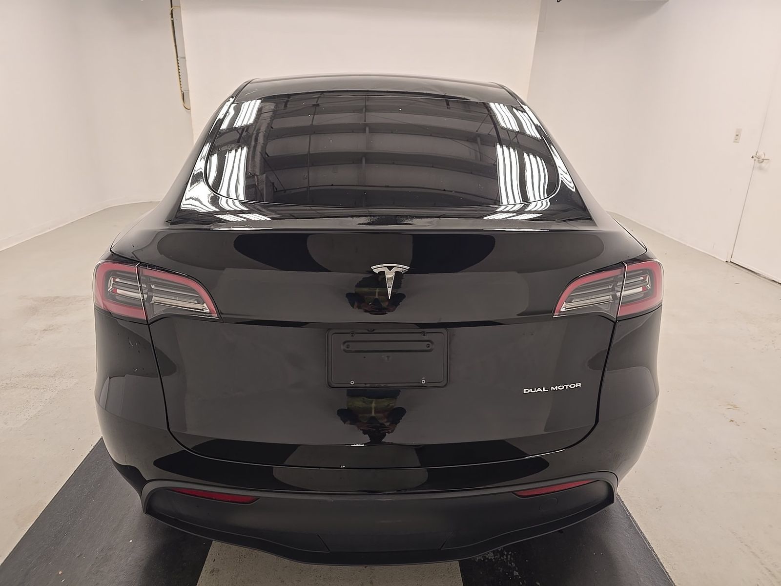 TESLA MODEL Y - 6