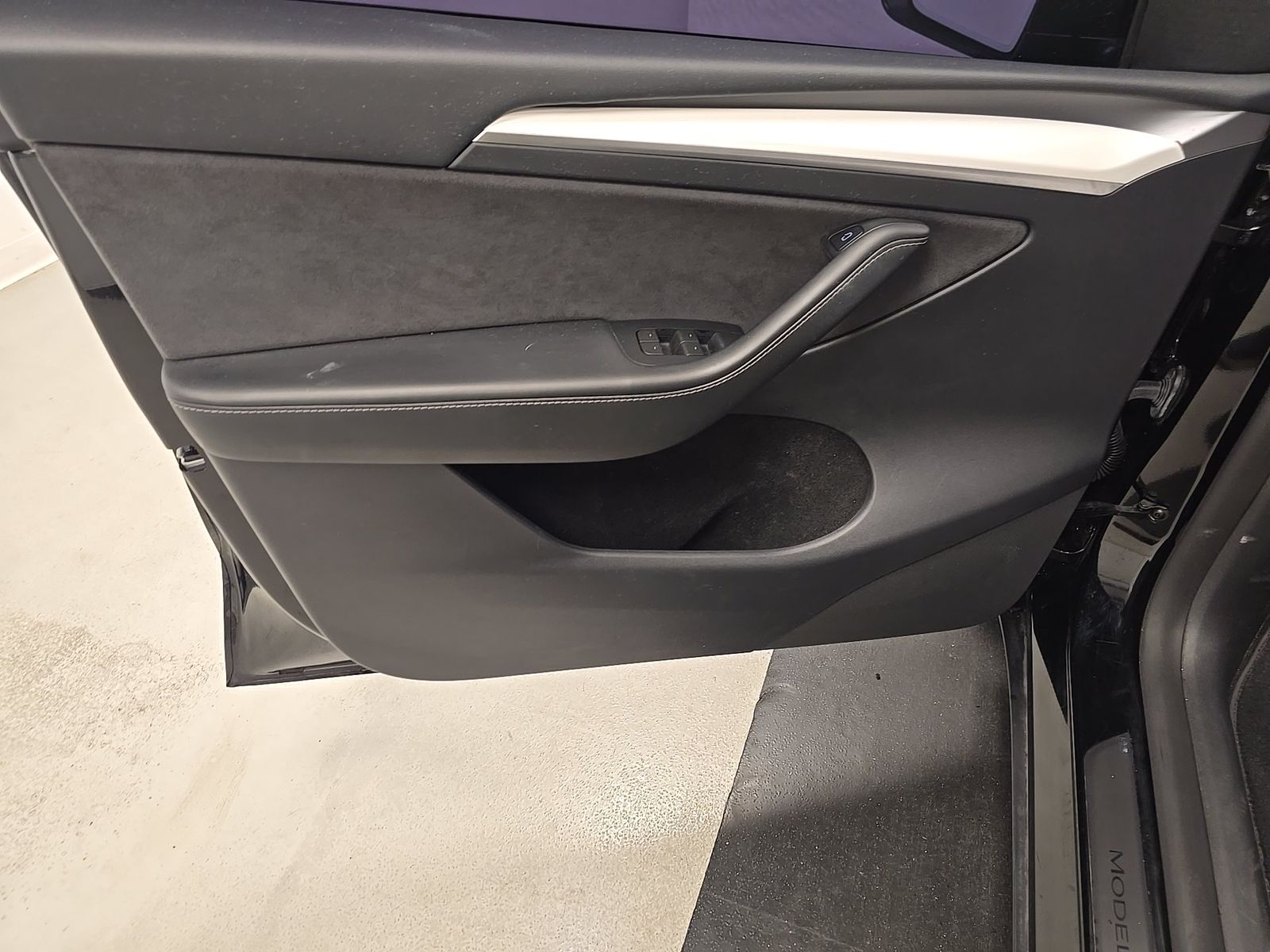TESLA MODEL Y - 10