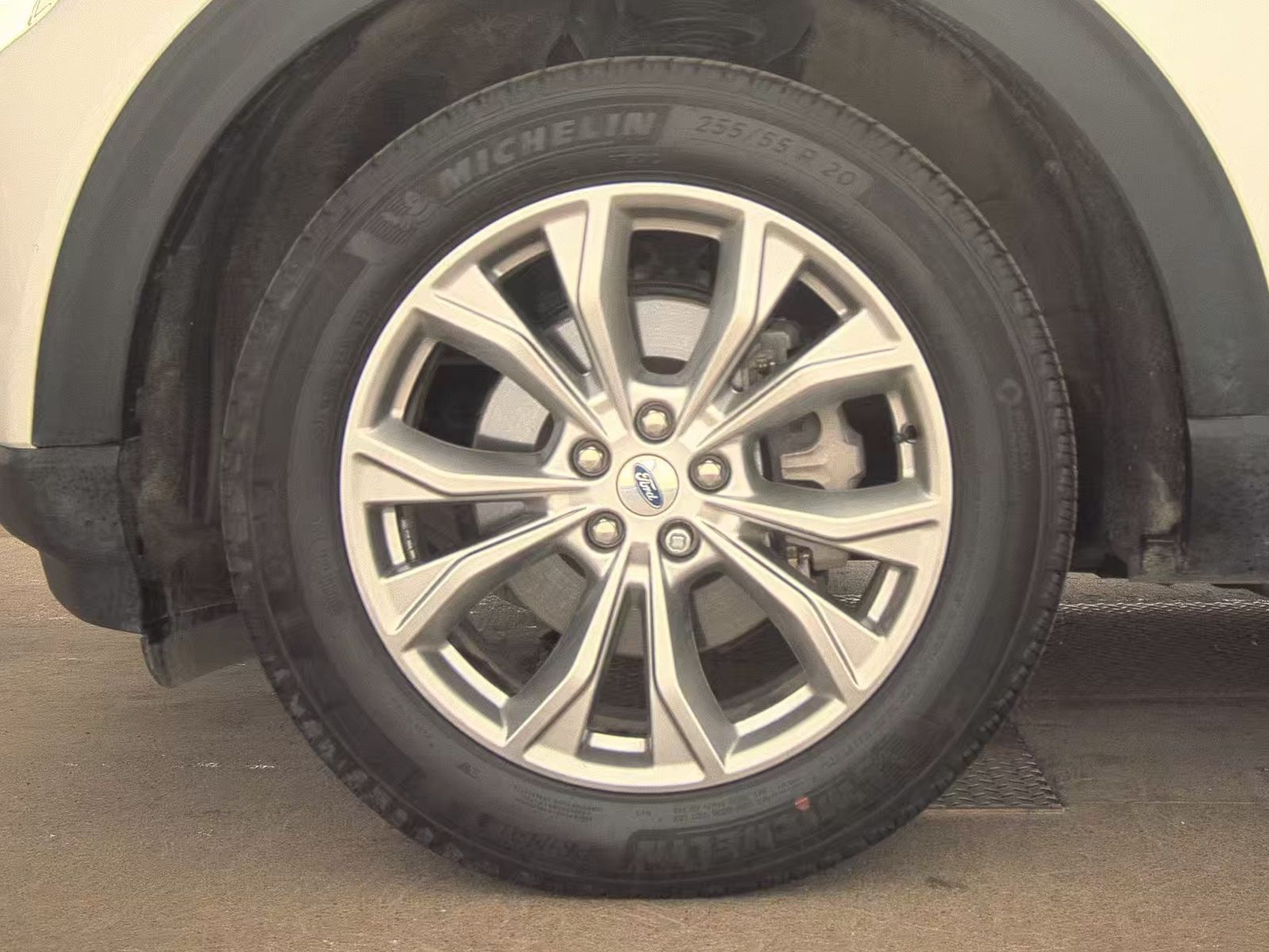 FORD EXPLORER - 10