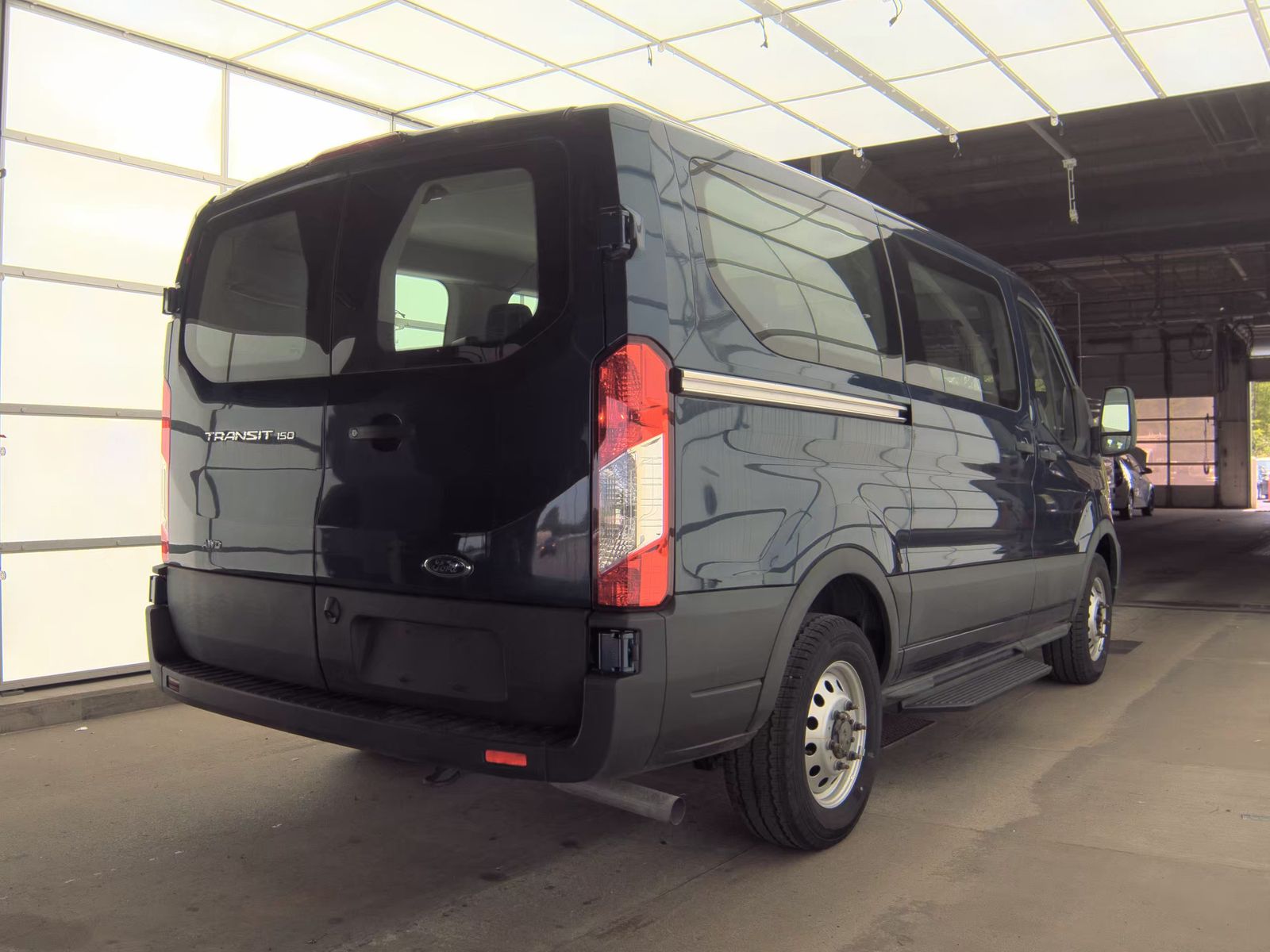FORD TRANSIT 150 - 6