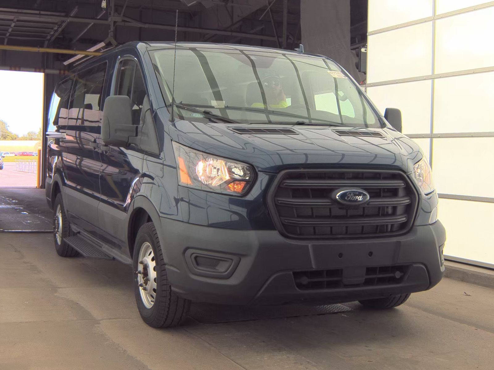 FORD TRANSIT 150 - 5