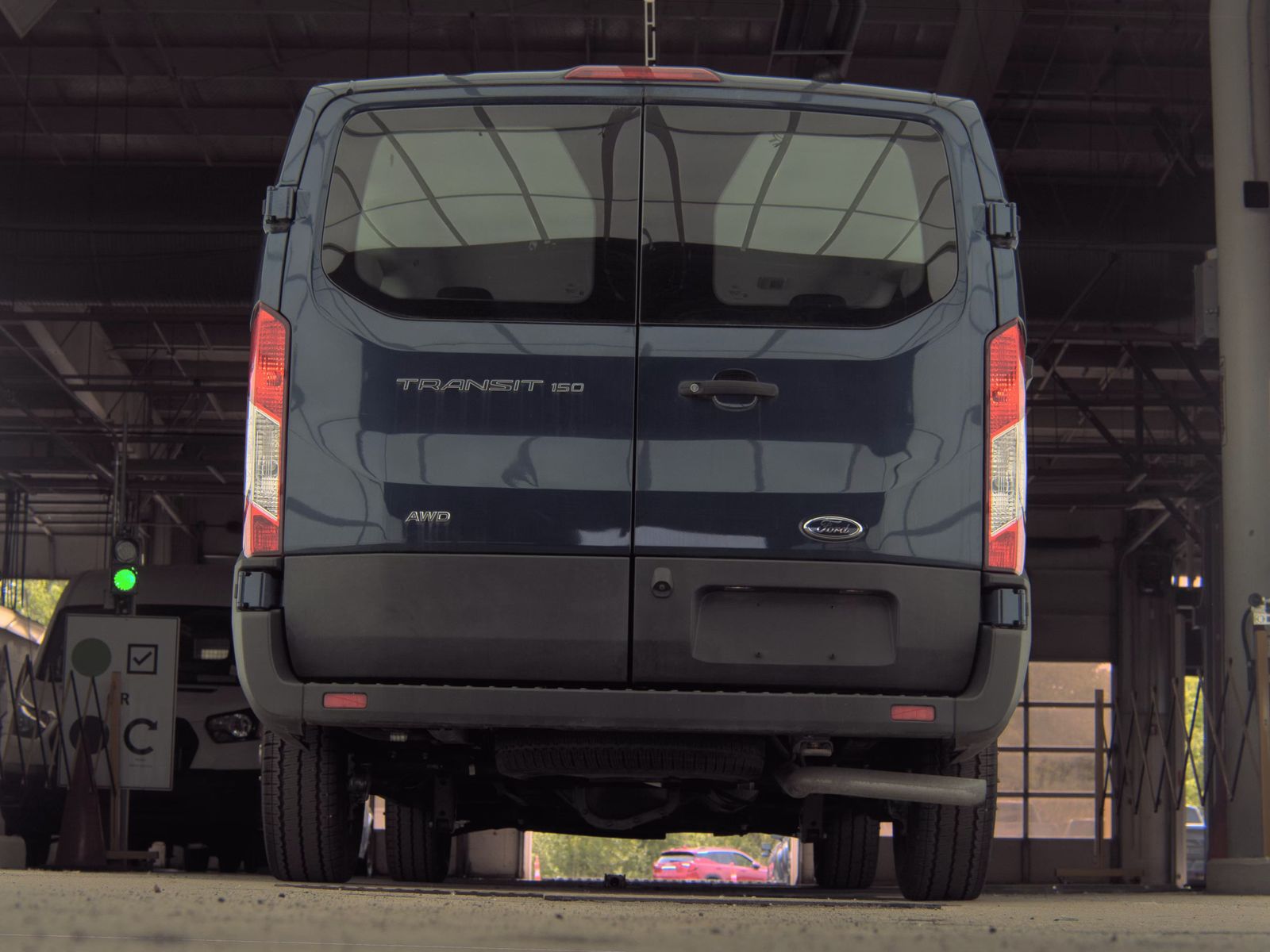 FORD TRANSIT 150 - 8