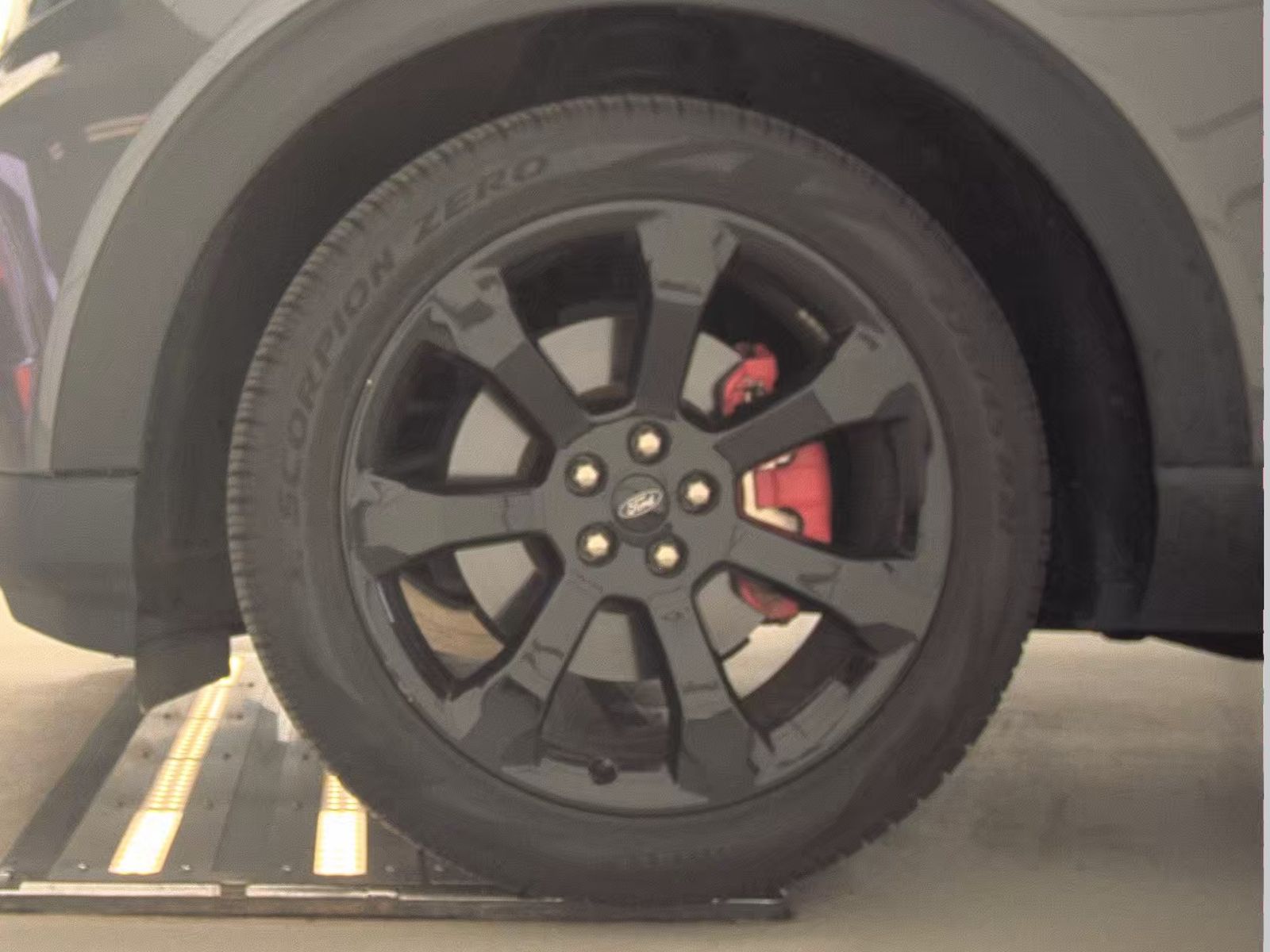 FORD EXPLORER - 10
