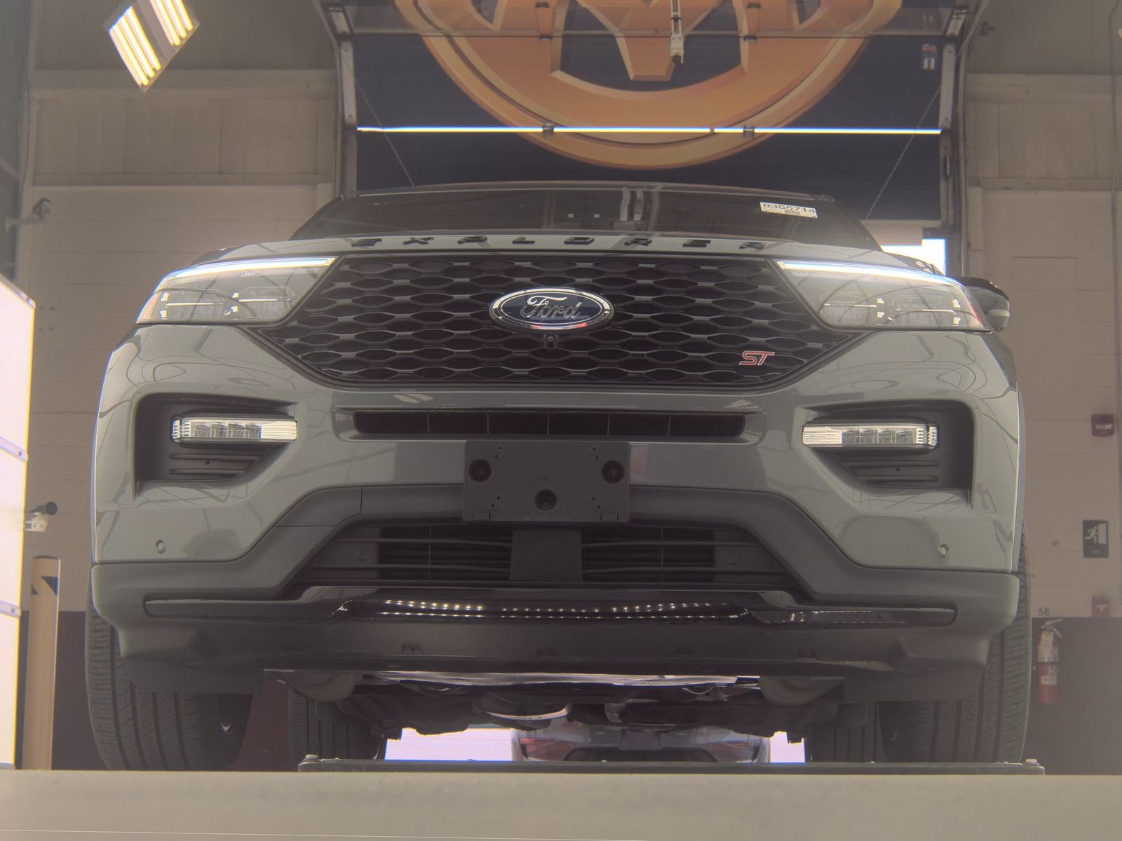 FORD EXPLORER - 4