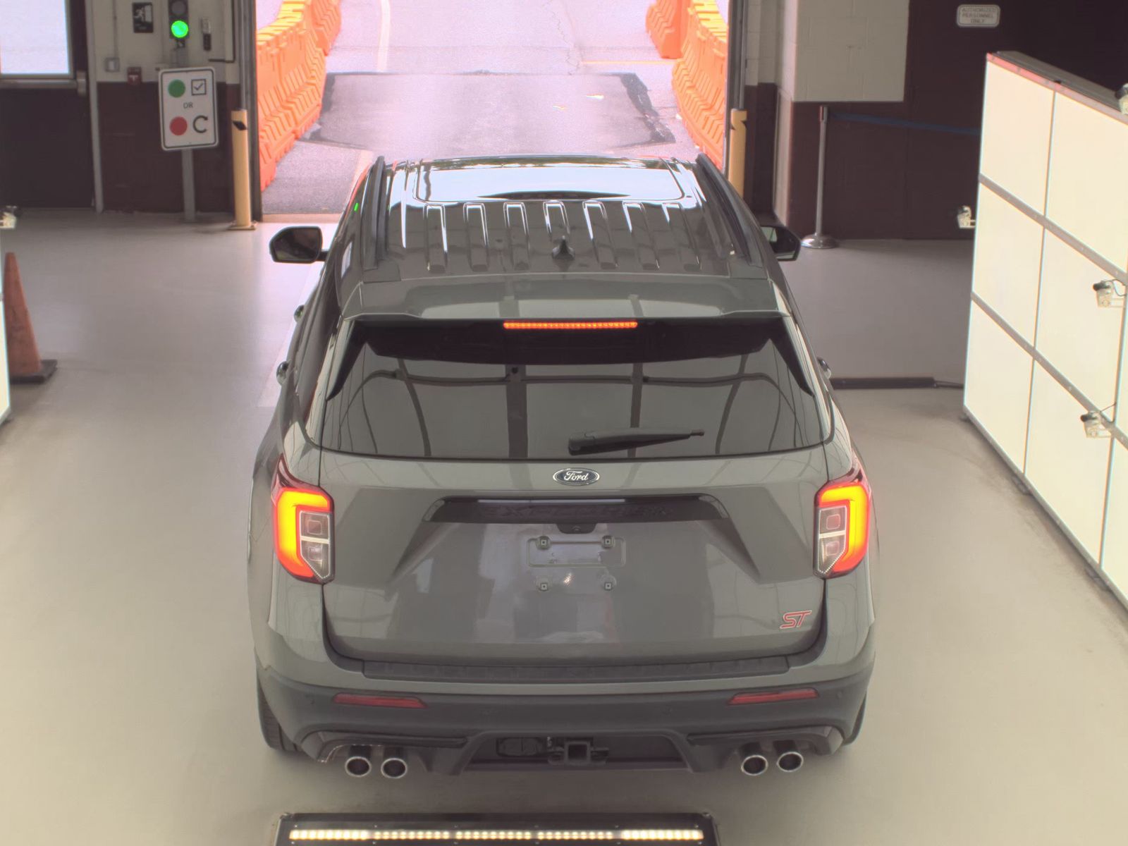 FORD EXPLORER - 7