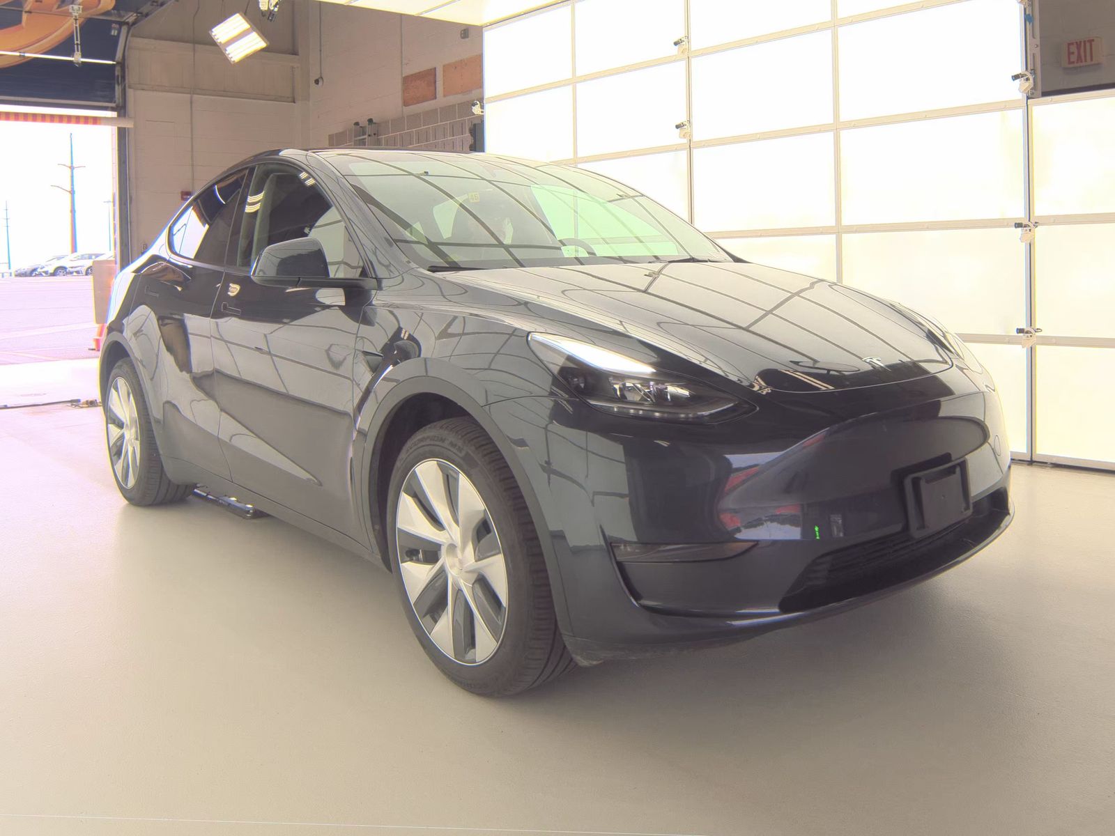 TESLA MODEL Y - 5