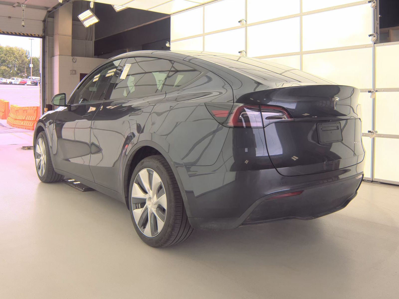 TESLA MODEL Y - 9