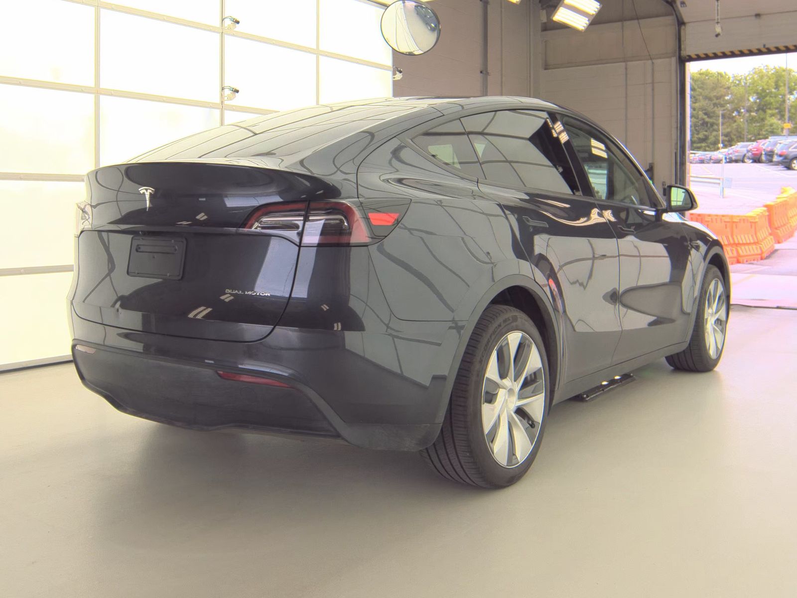 TESLA MODEL Y - 6