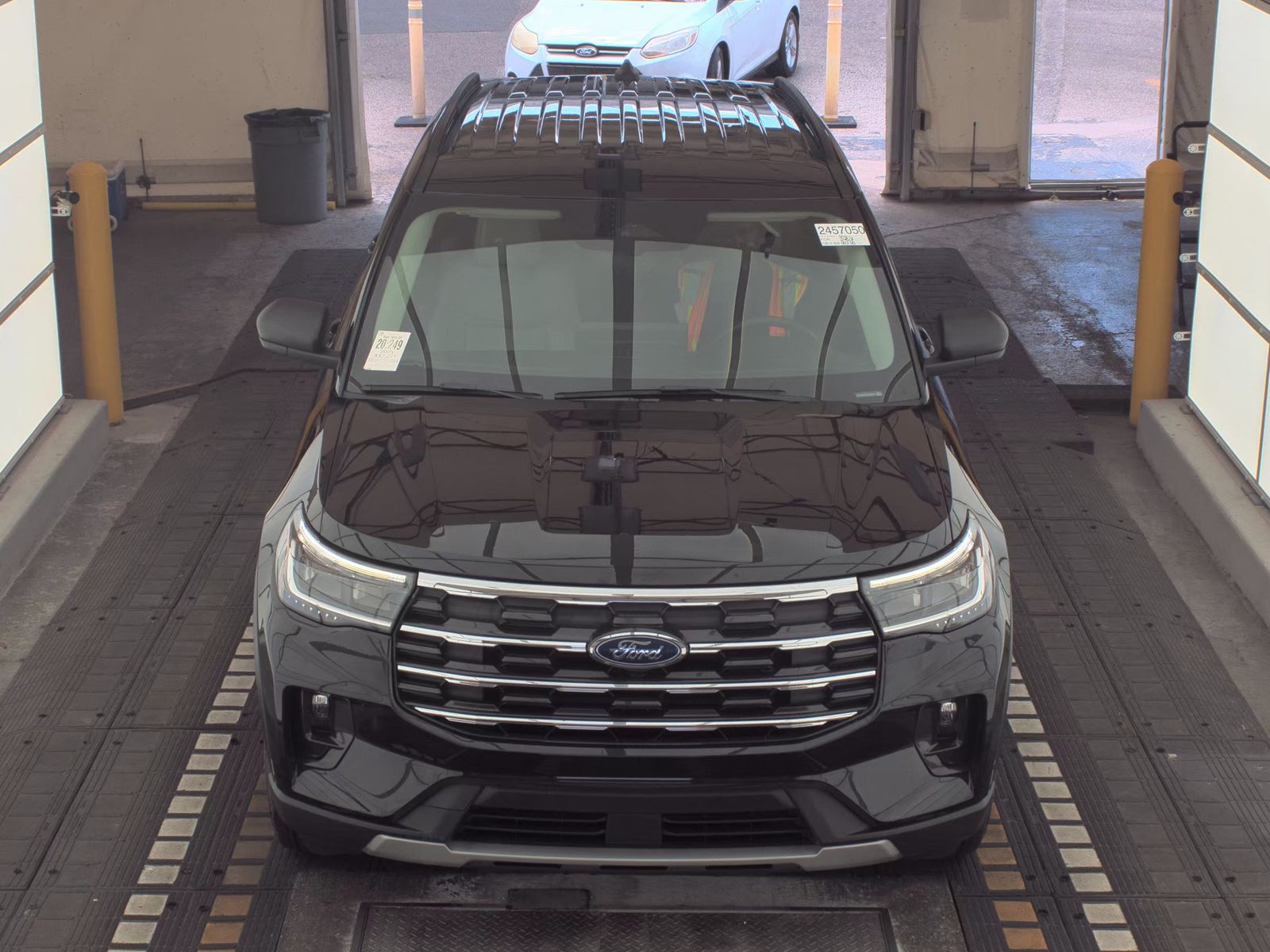 FORD EXPLORER - 3