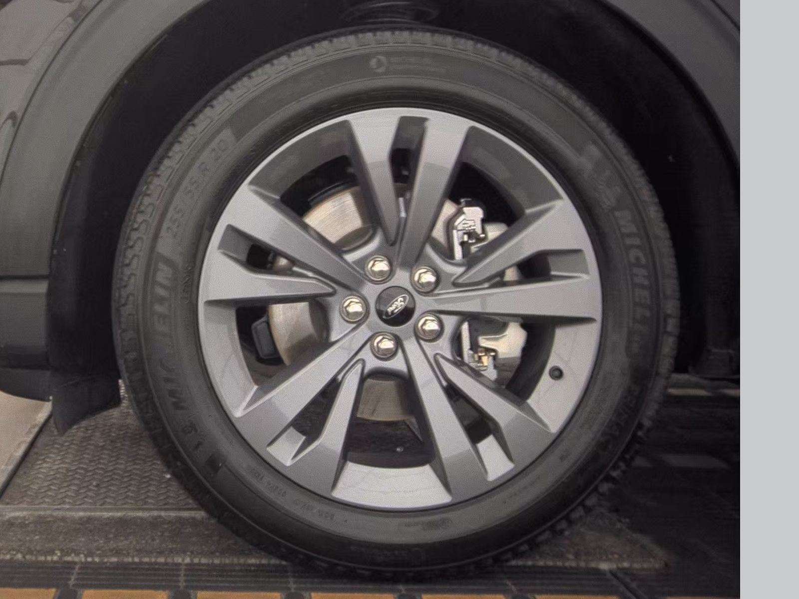 FORD EXPLORER - 10