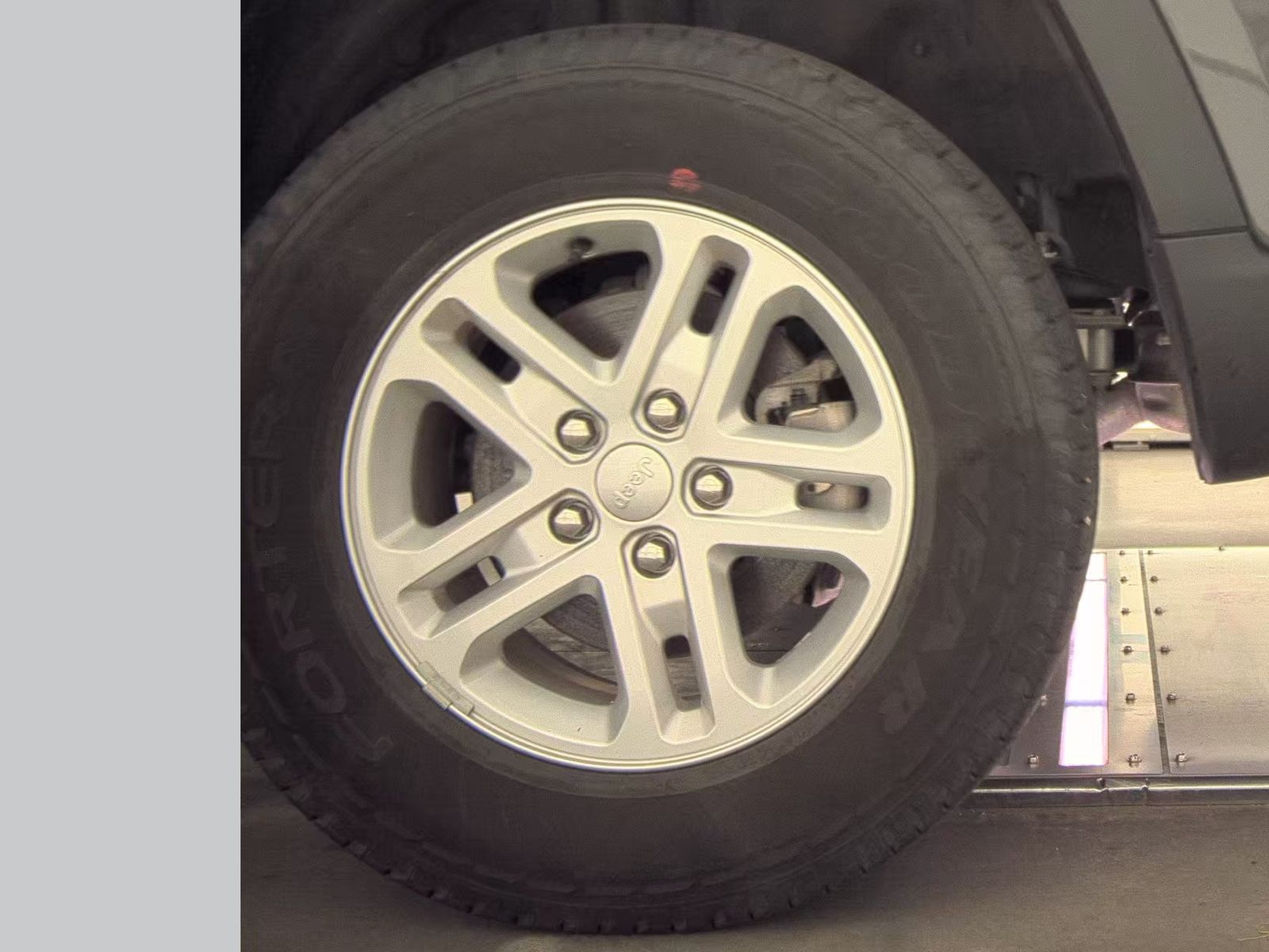 2024 Jeep Grand Cherokee Laredo RWD