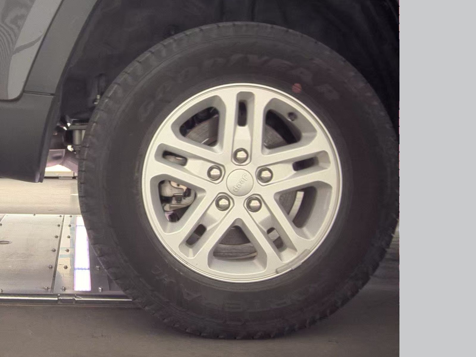 2024 Jeep Grand Cherokee Laredo RWD