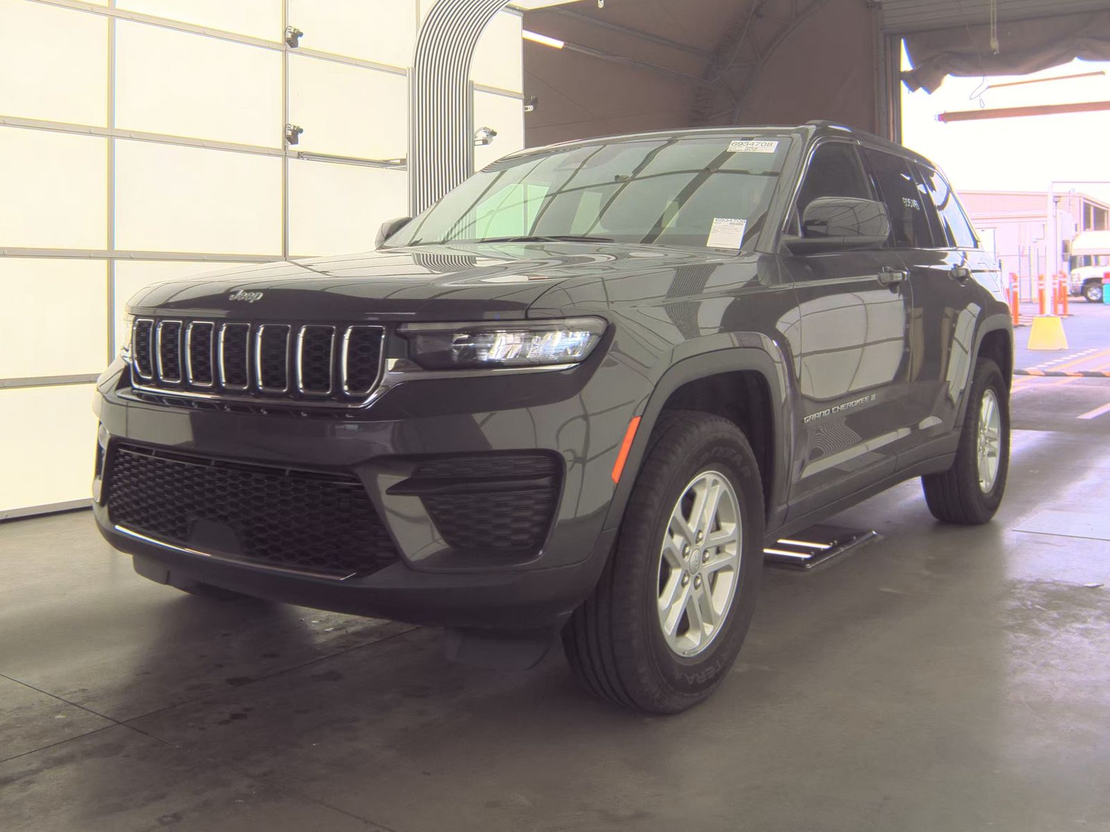 2024 Jeep Grand Cherokee Laredo RWD