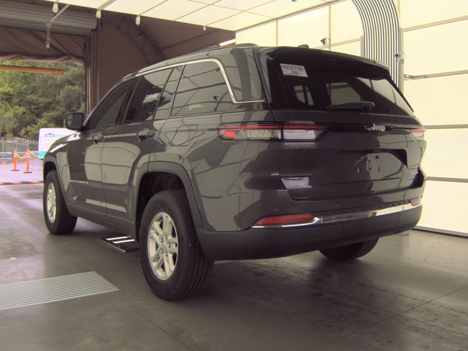 2024 Jeep Grand Cherokee Laredo RWD
