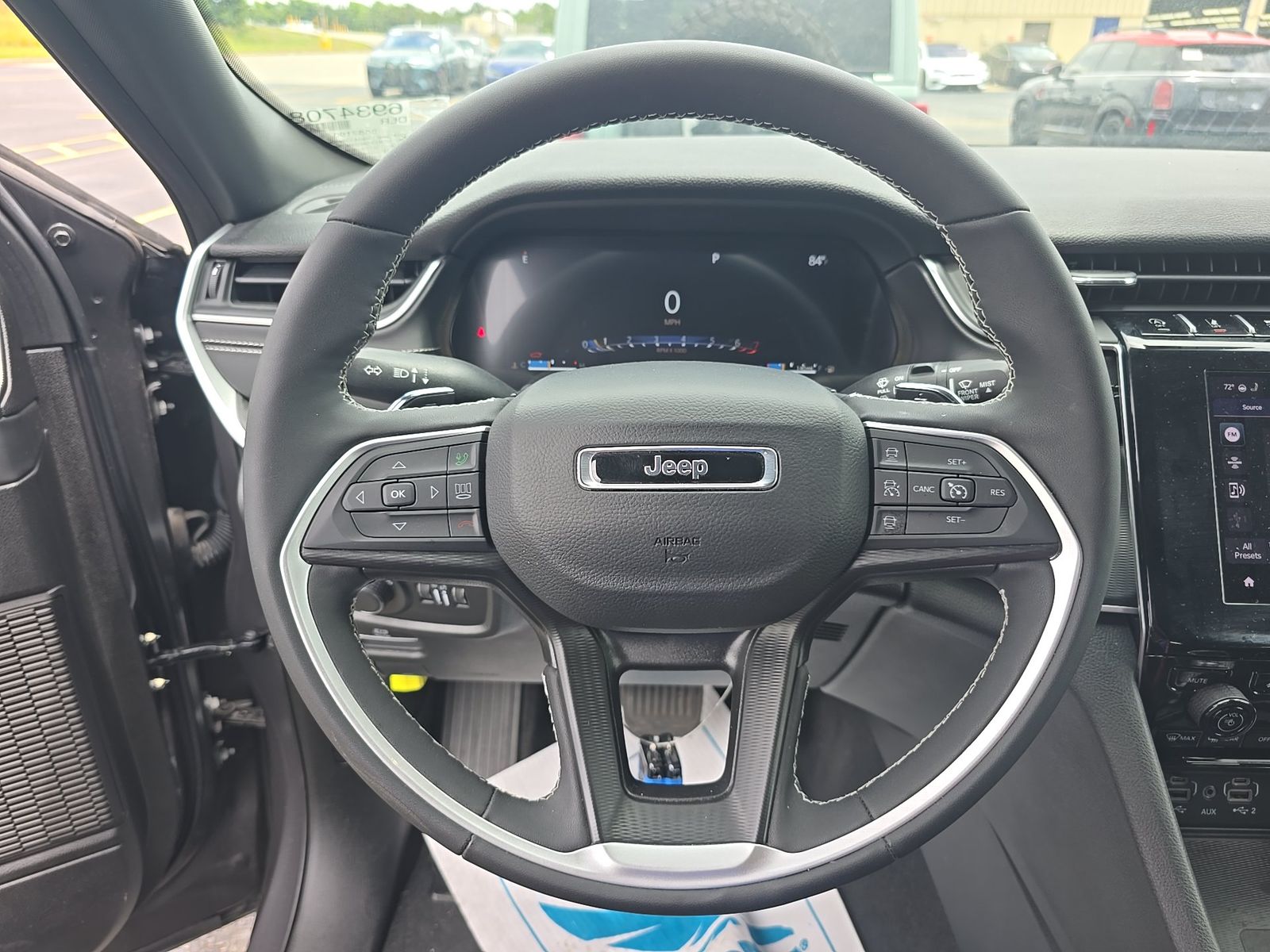 2024 Jeep Grand Cherokee Laredo RWD