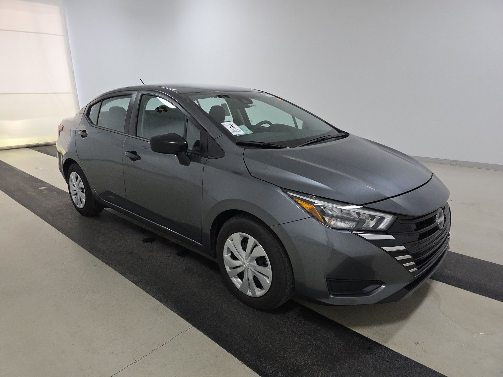 NISSAN VERSA - 4