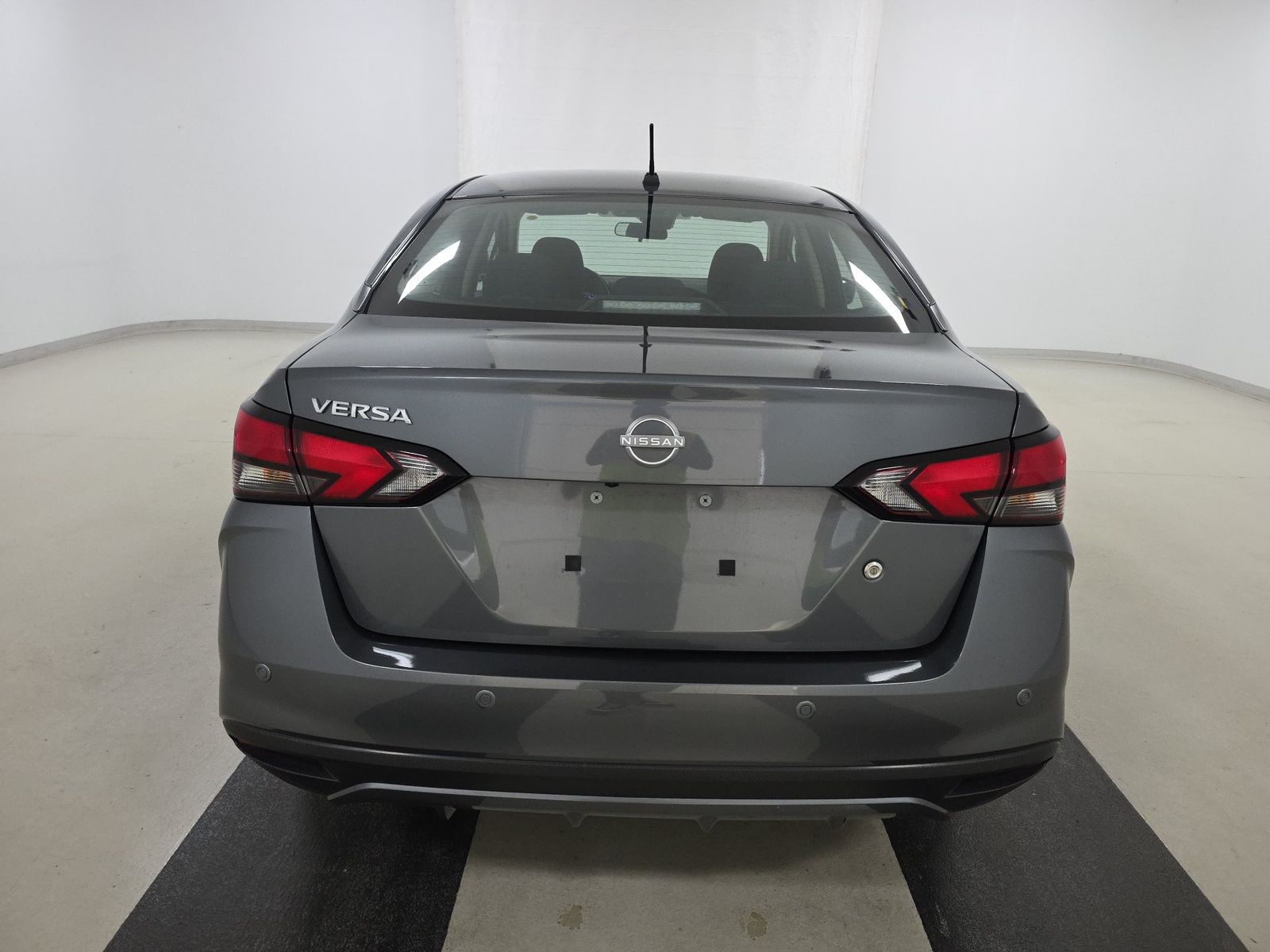 NISSAN VERSA - 6