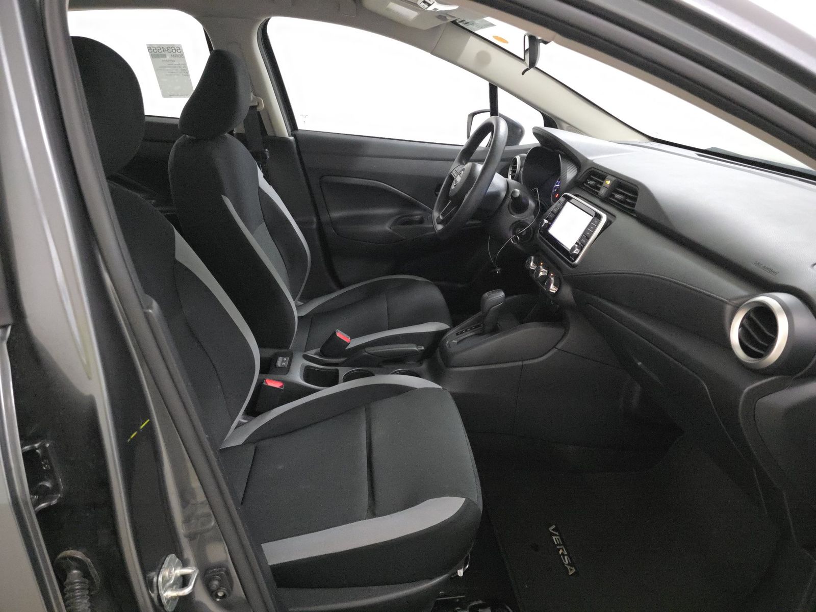 NISSAN VERSA - 9