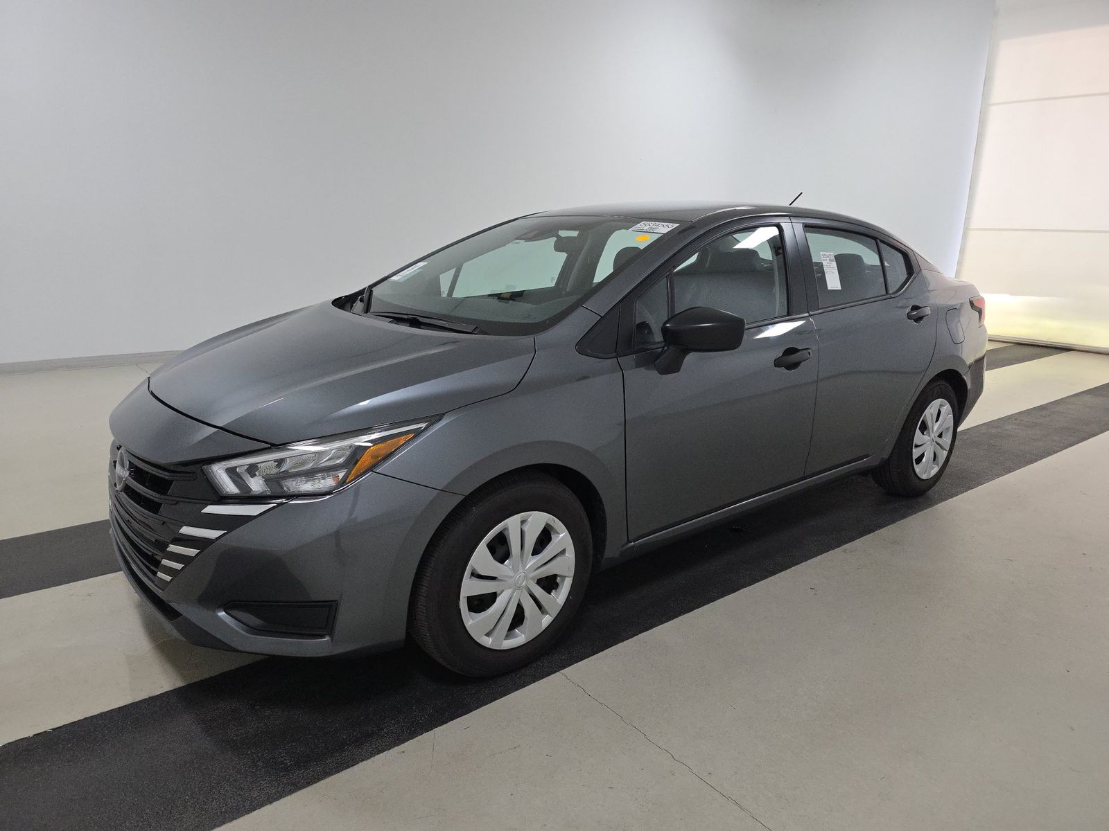 NISSAN VERSA - 1