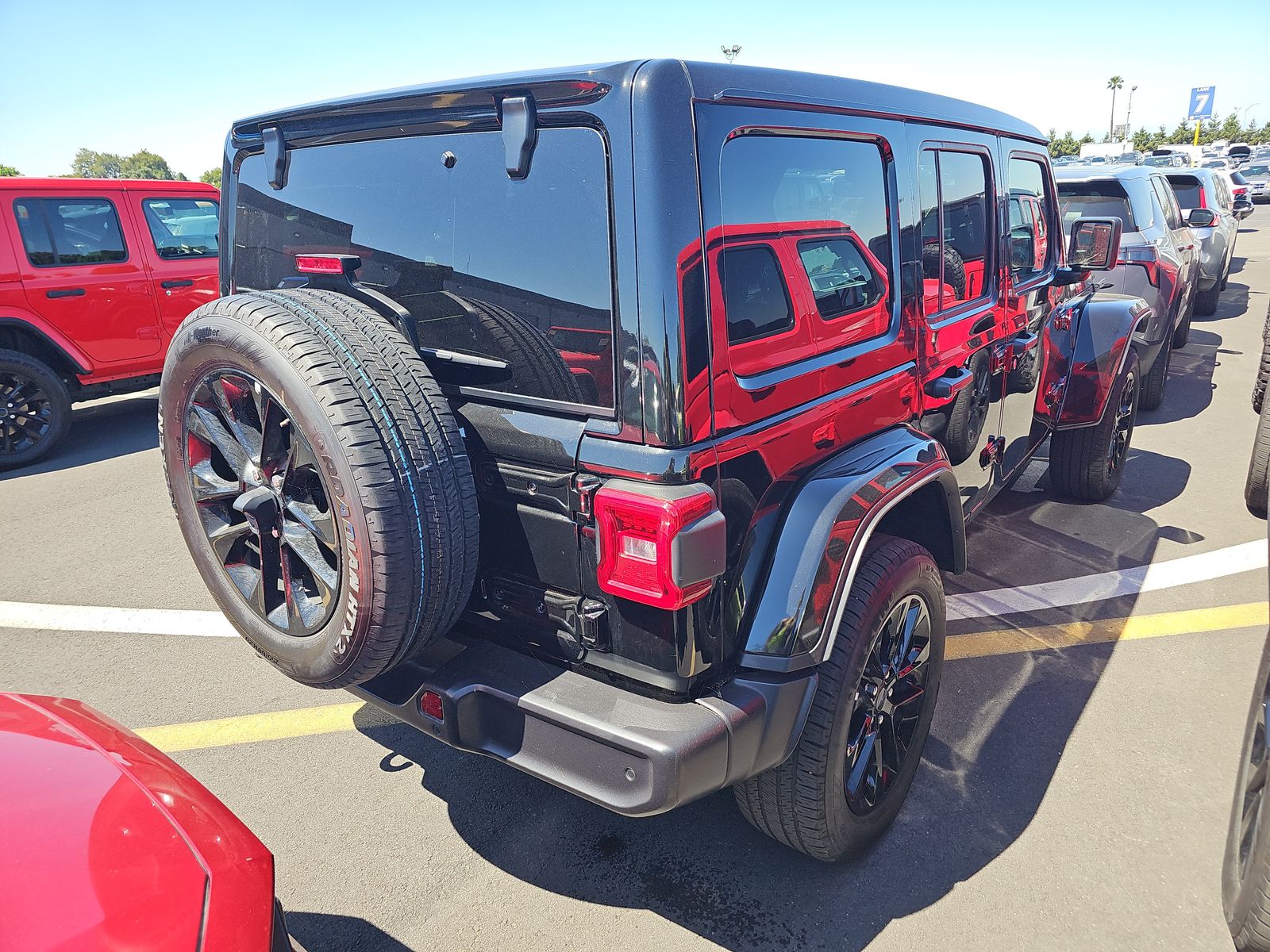 2025 Jeep Wrangler 4xe Sahara AWD