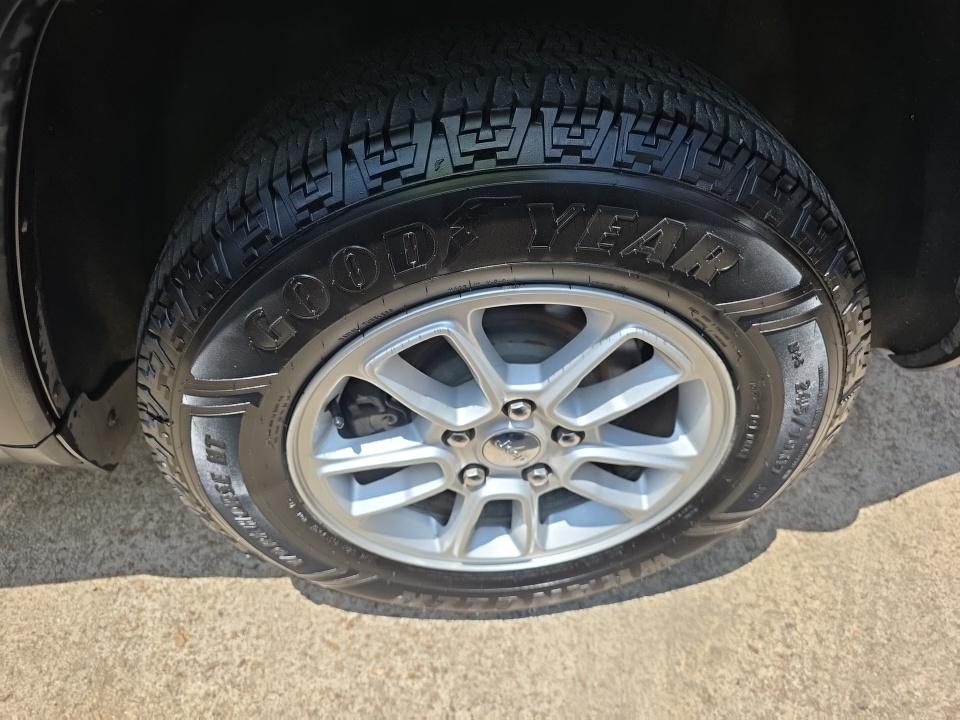 2019 Jeep Grand Cherokee Laredo E Edition AWD