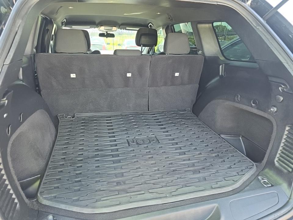 2019 Jeep Grand Cherokee Laredo E Edition AWD