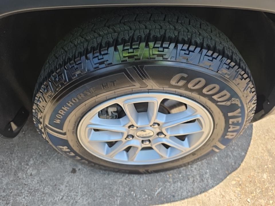 2019 Jeep Grand Cherokee Laredo E Edition AWD
