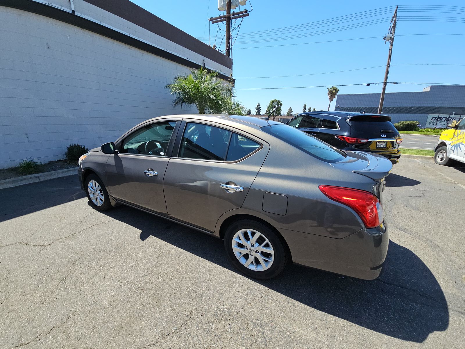 NISSAN VERSA - 7