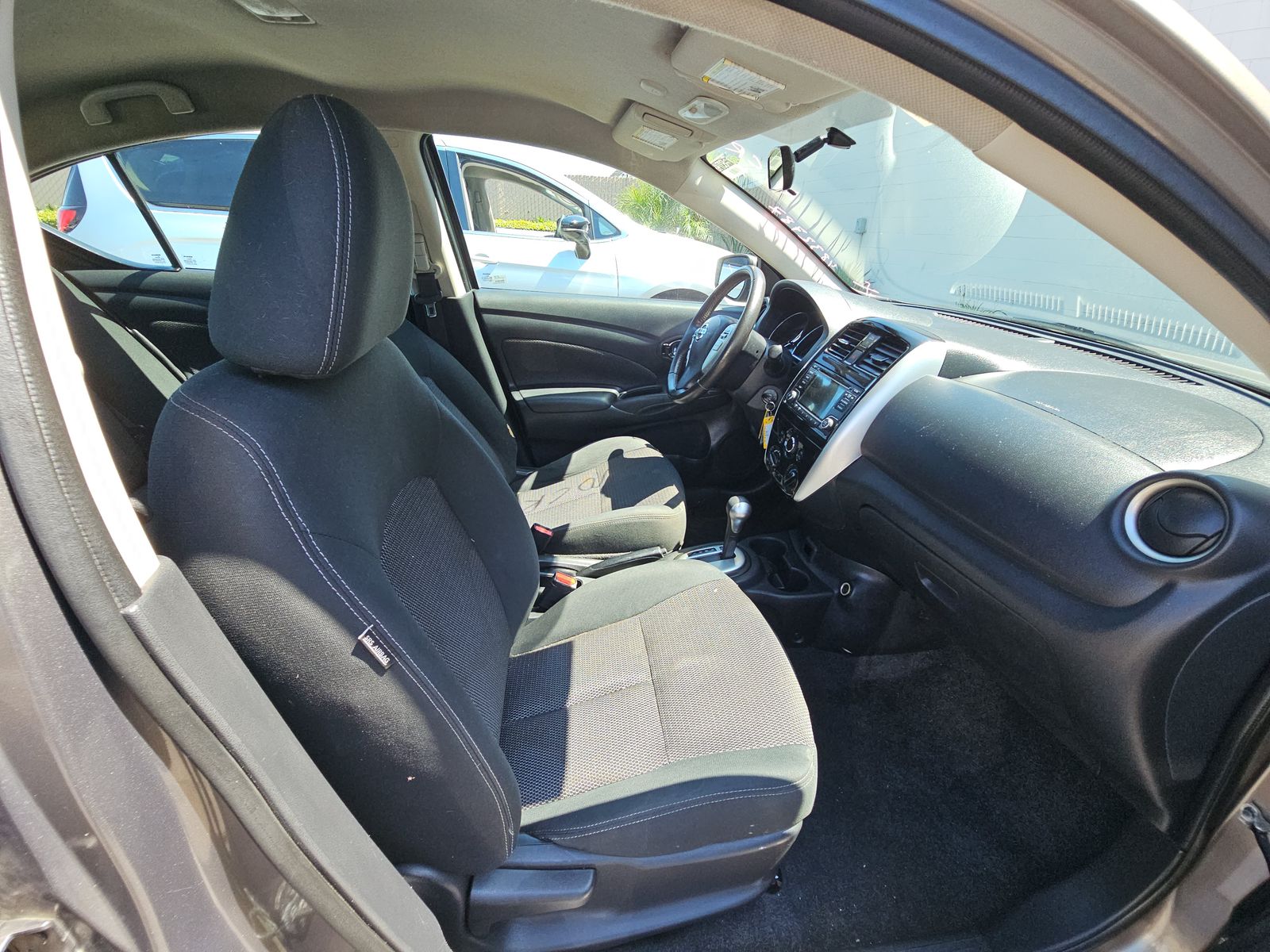 NISSAN VERSA - 9