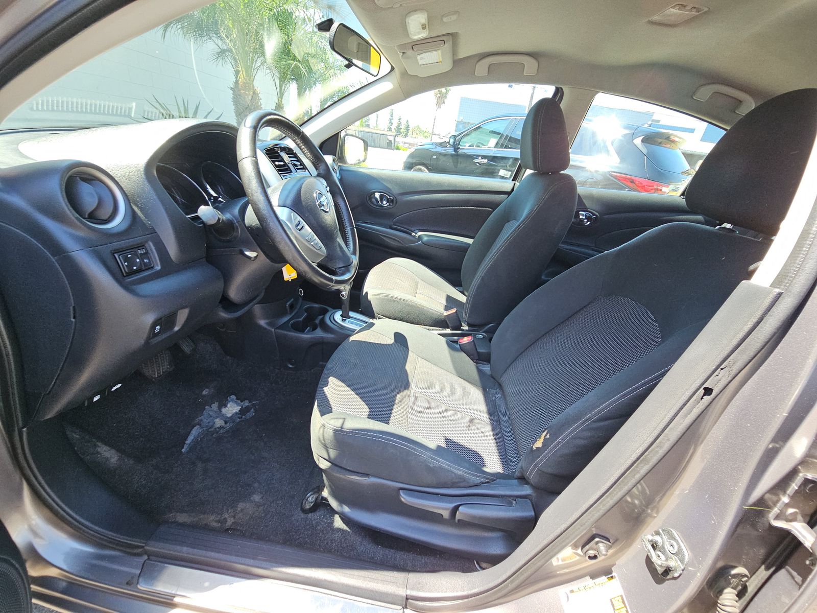 NISSAN VERSA - 8
