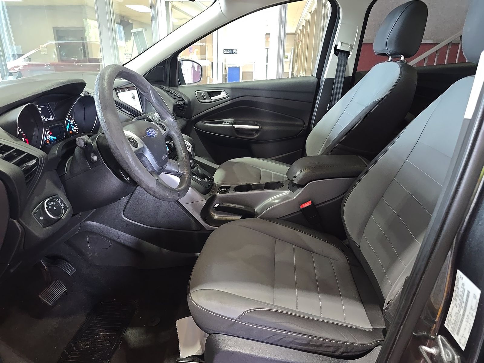 FORD ESCAPE - 8