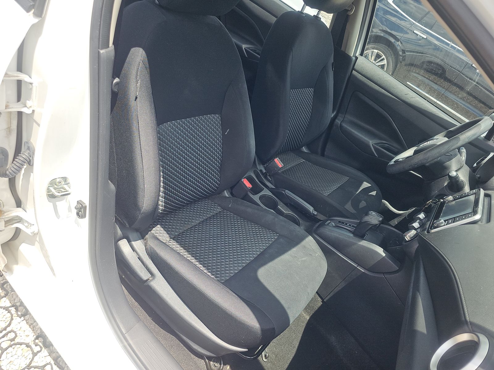 NISSAN VERSA - 9