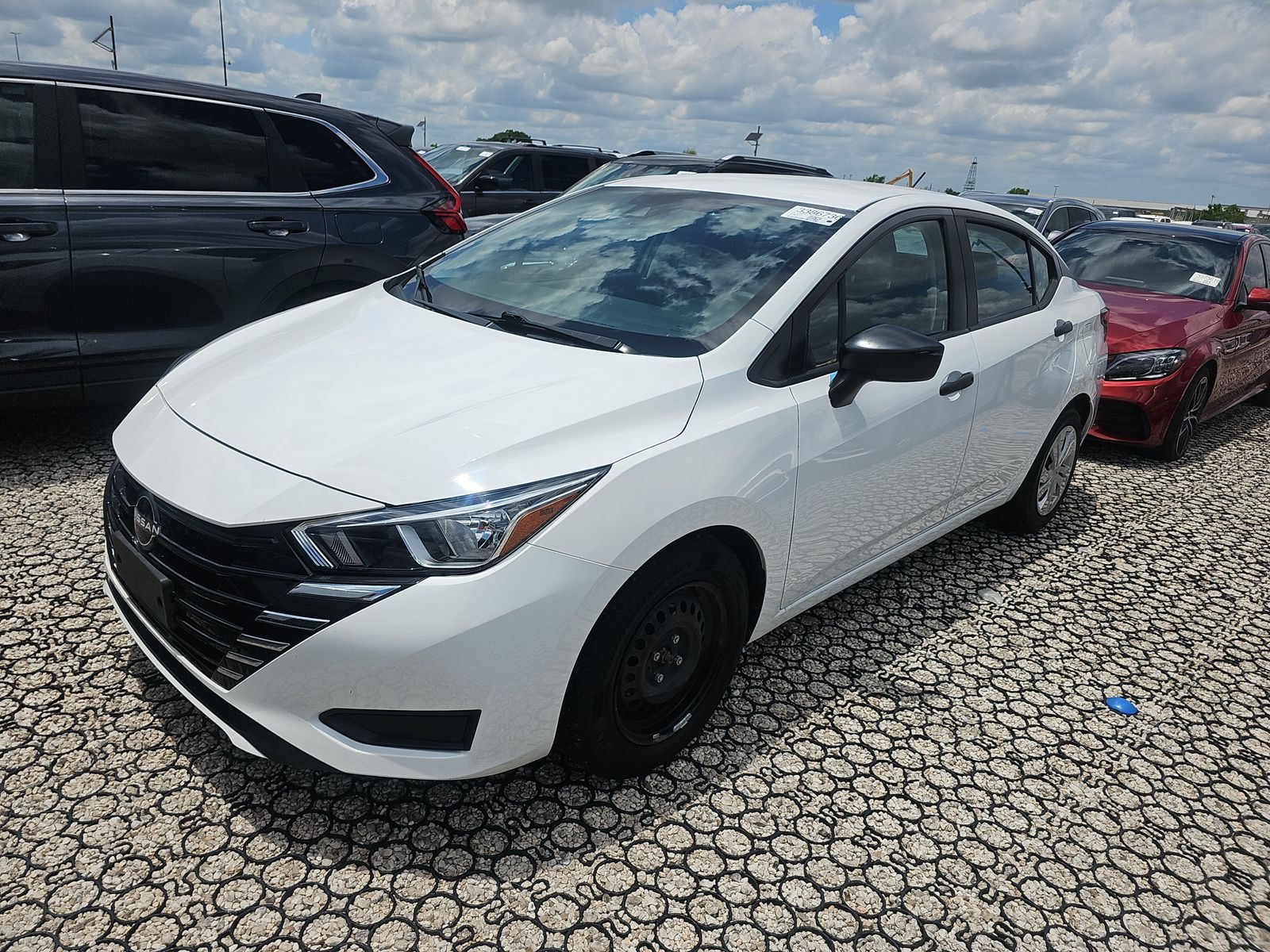 NISSAN VERSA - 1