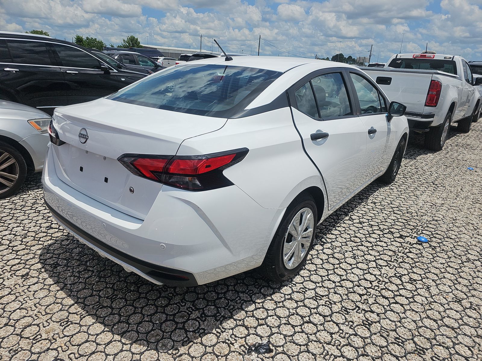 NISSAN VERSA - 5