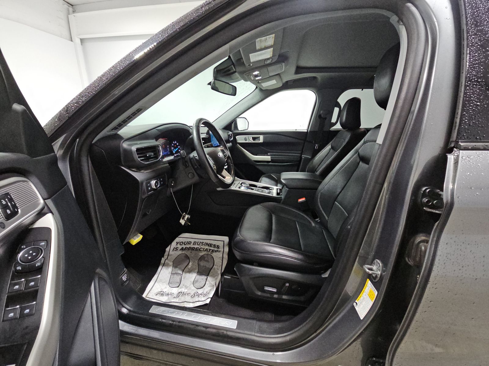FORD EXPLORER - 8