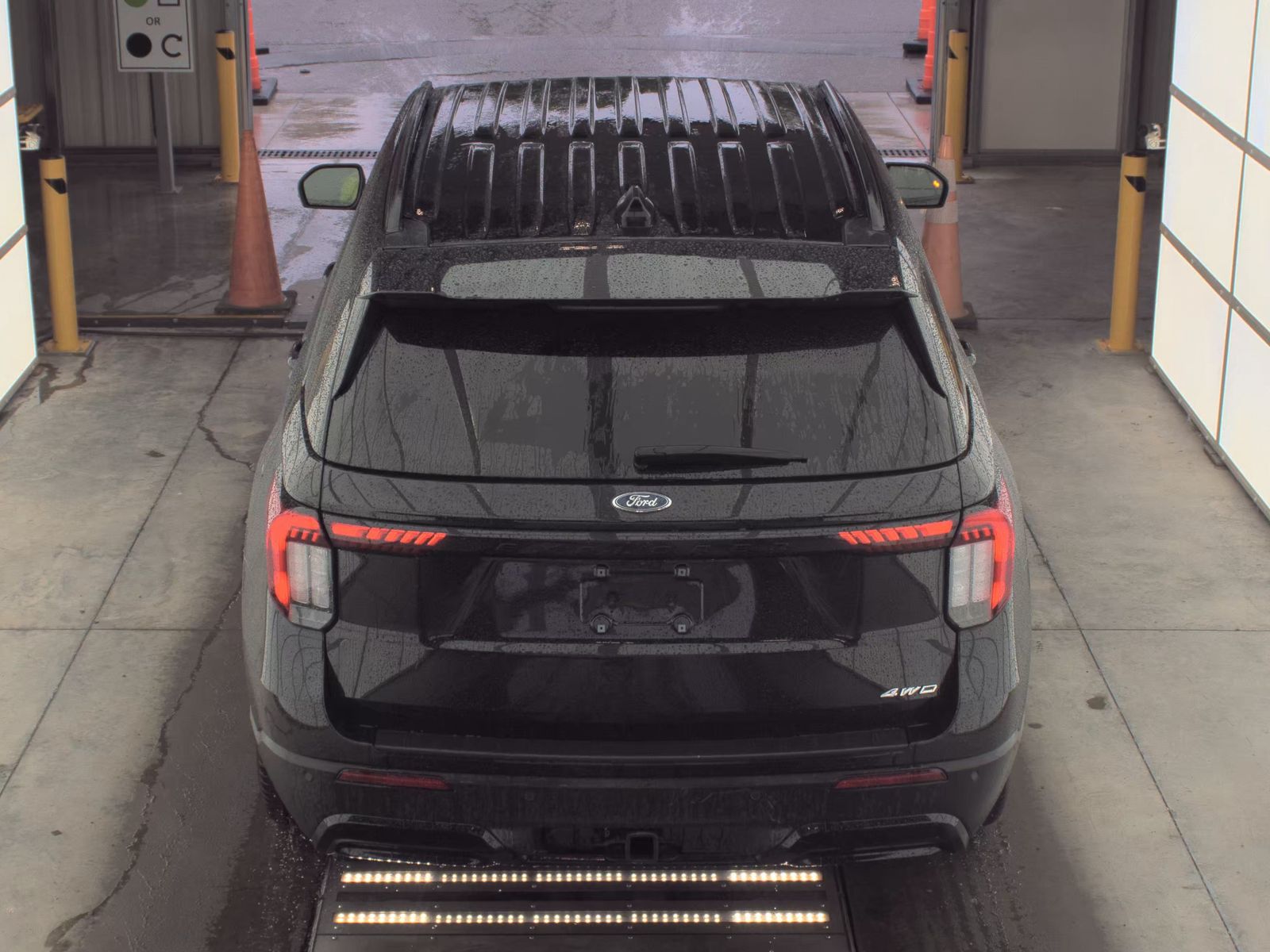 FORD EXPLORER - 7