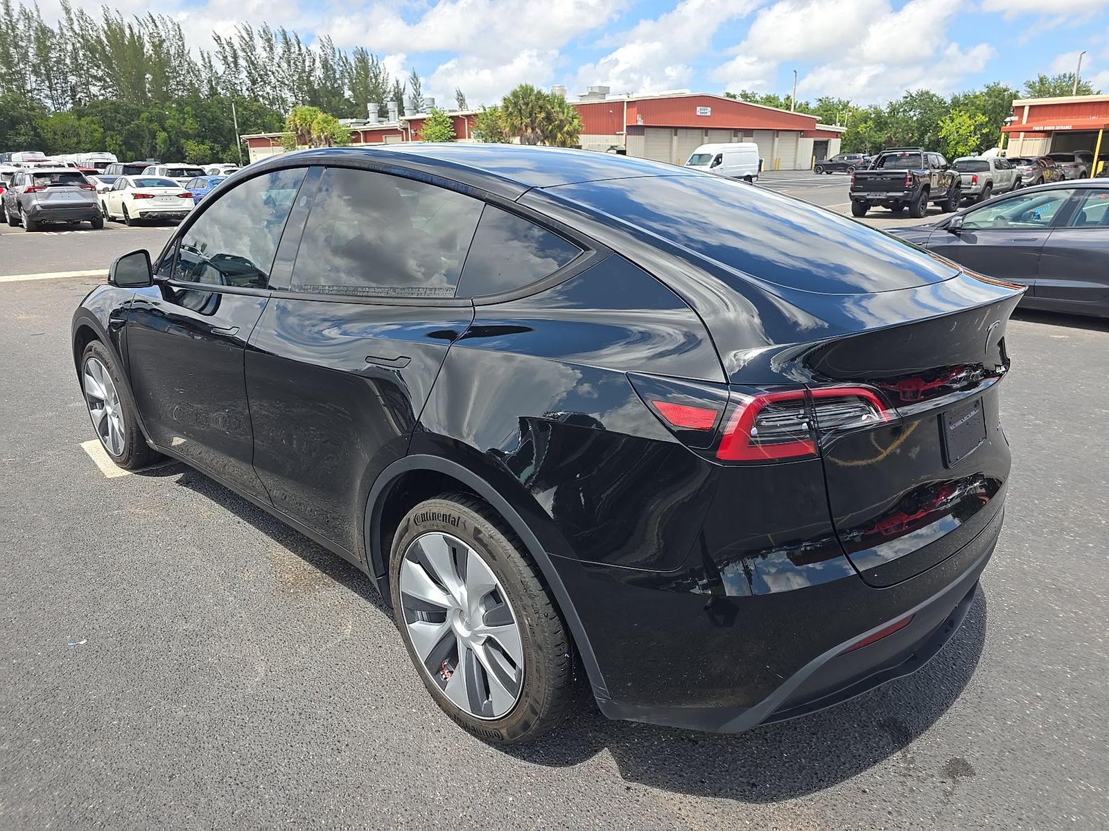 TESLA MODEL Y - 7