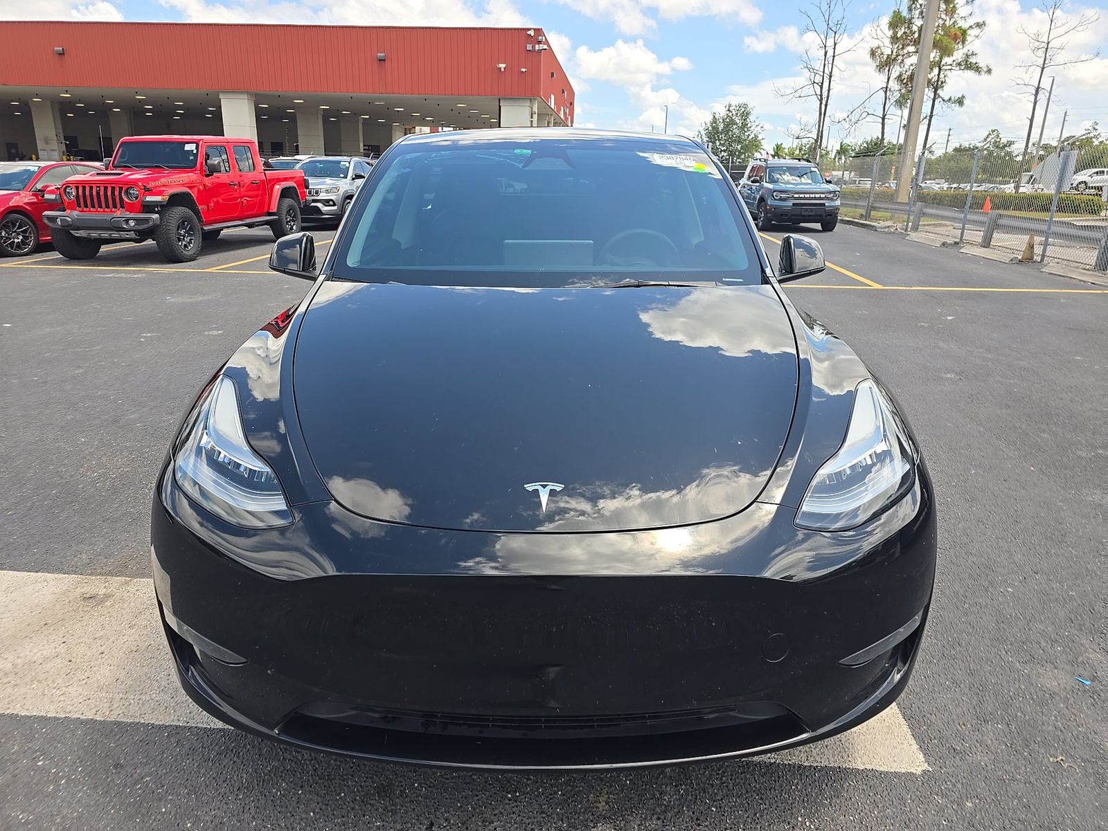 TESLA MODEL Y - 3